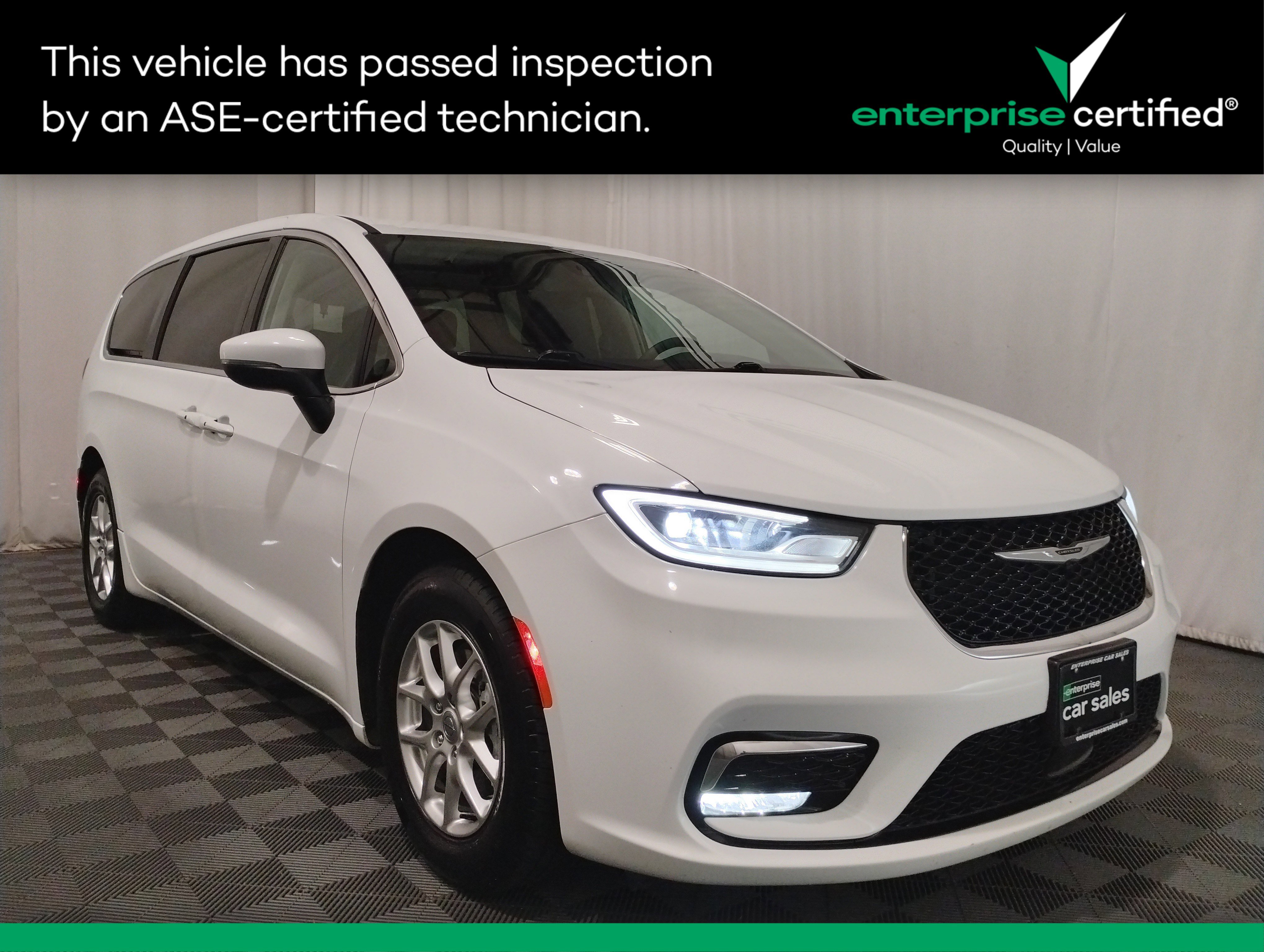 Used 2023 Chrysler Pacifica Touring L FWD