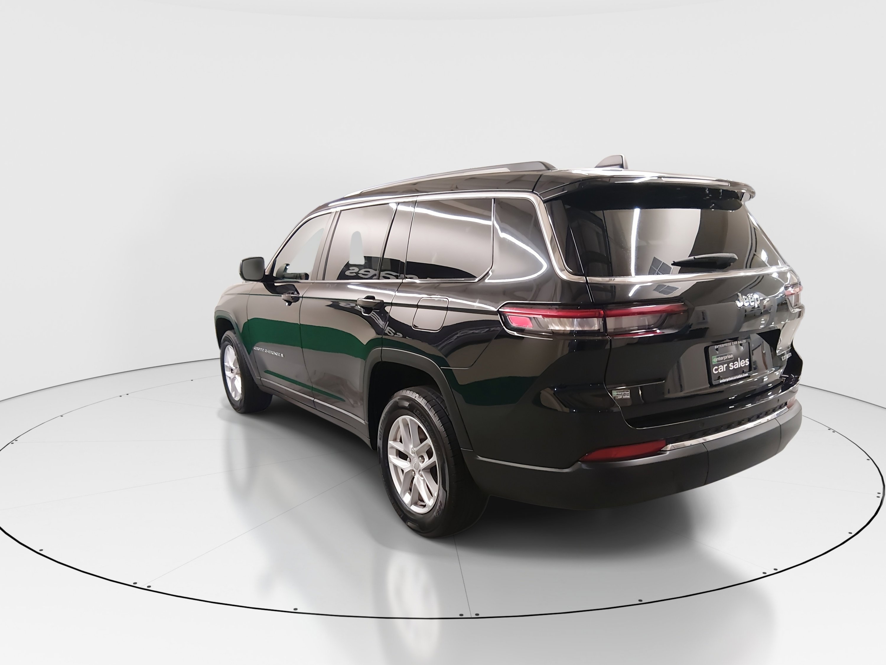 Image of Used 2023 Jeep Grand Cherokee L Laredo 4x2