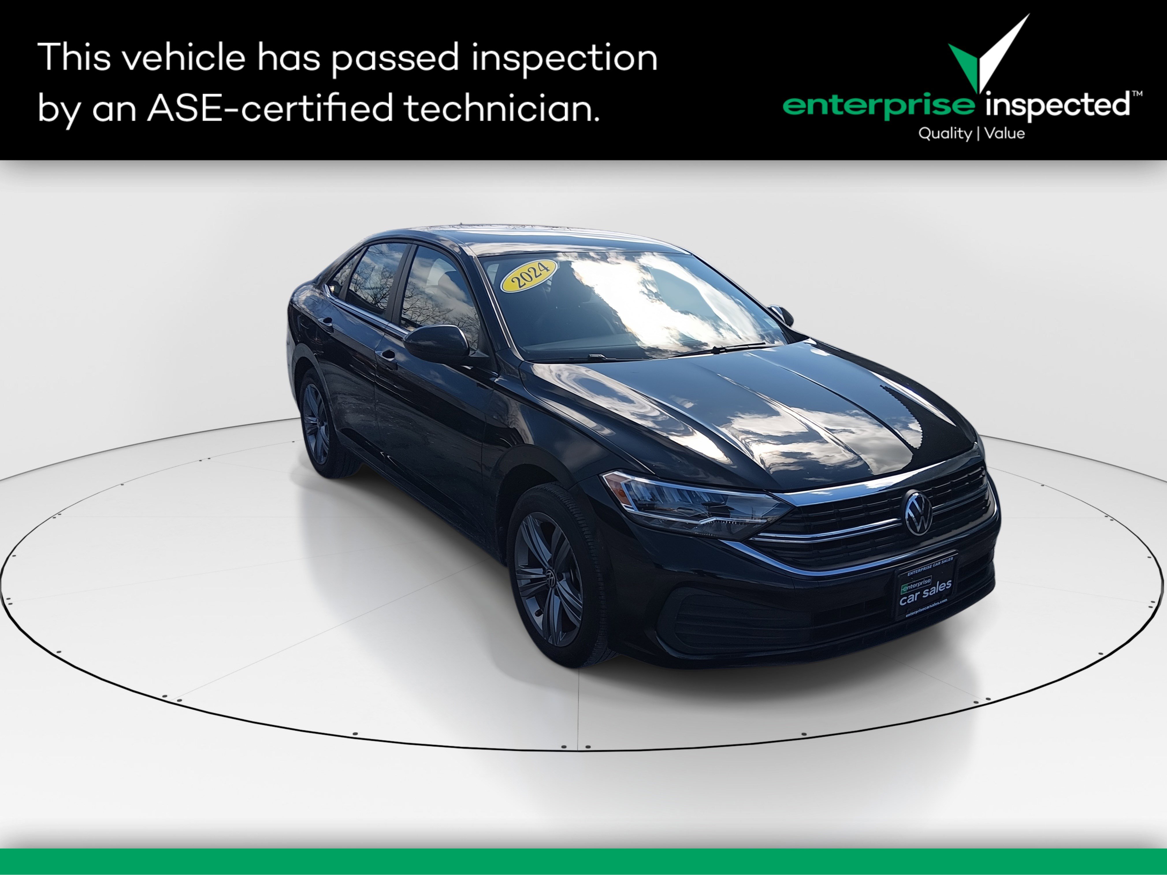 Used 2024 Volkswagen Jetta SE Auto