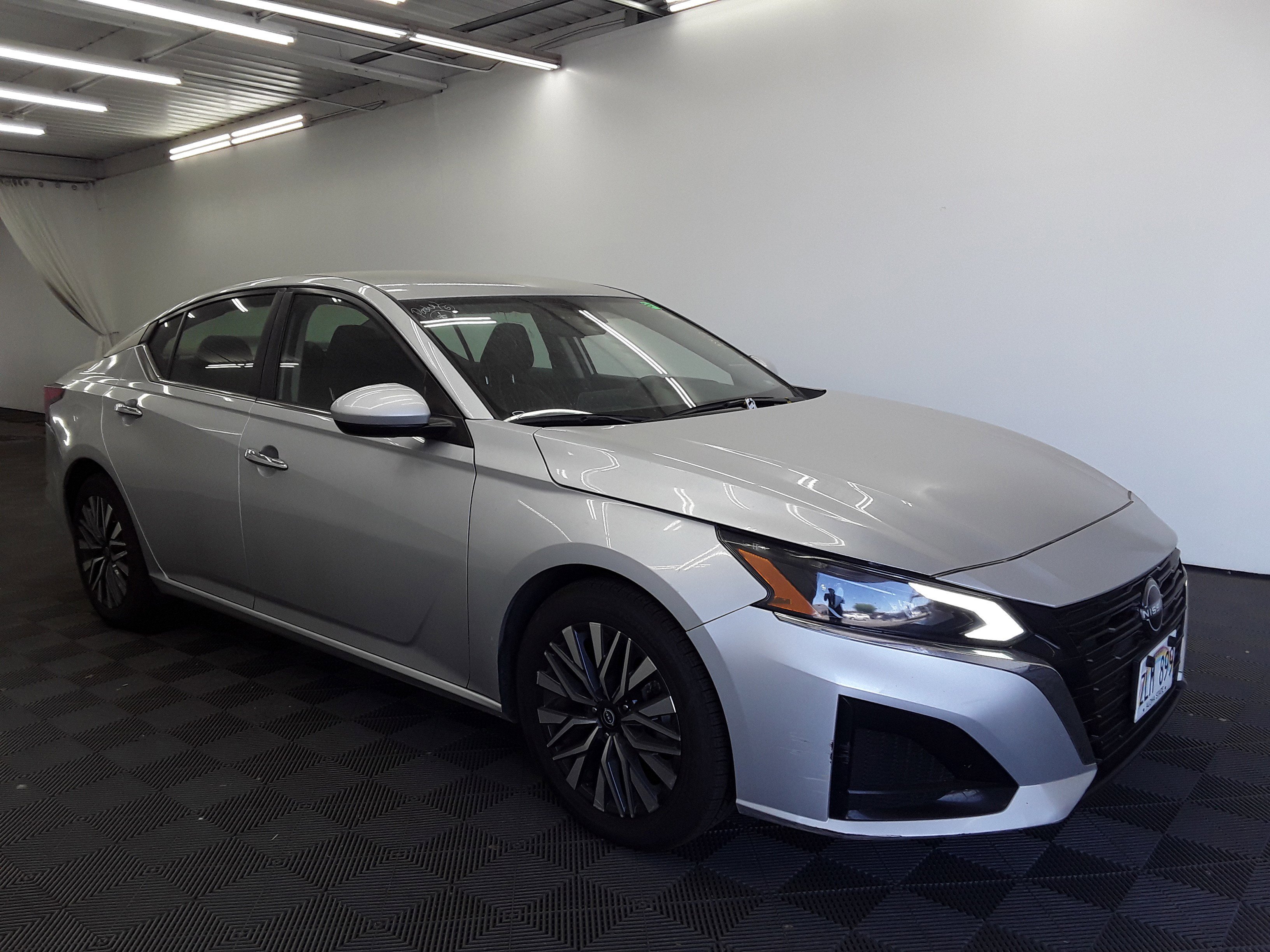 2023 Nissan Altima 2.5 SV Sedan