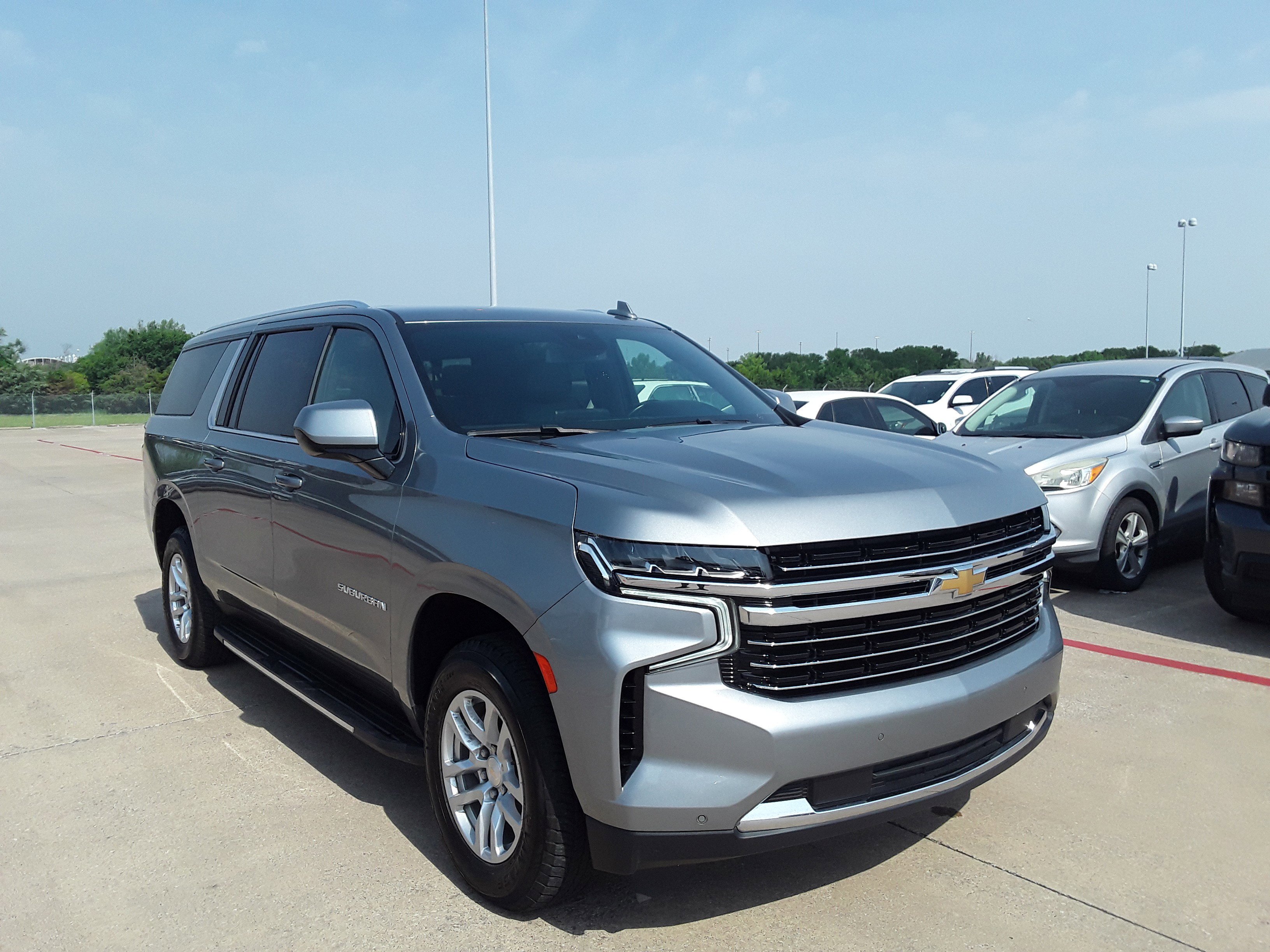 2023 Chevrolet Suburban 4WD 4dr LT