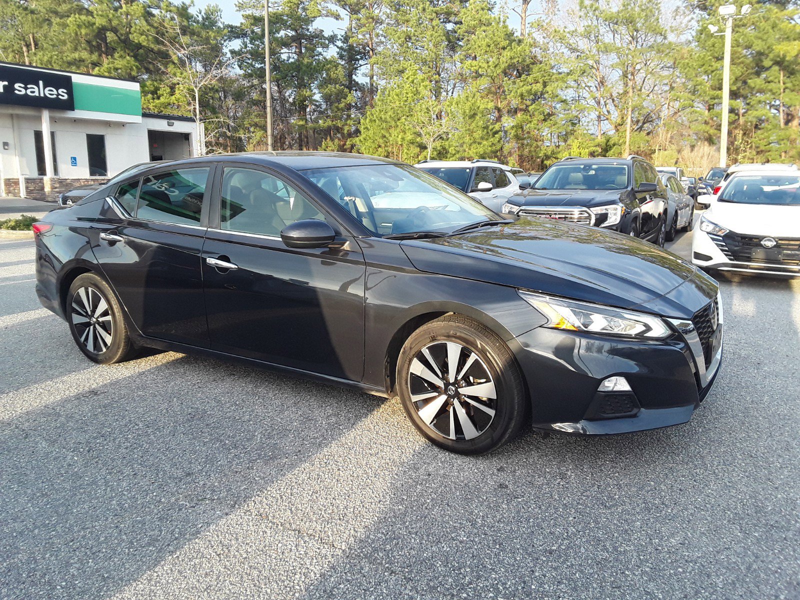 2022 Nissan Altima 2.5 SV Sedan