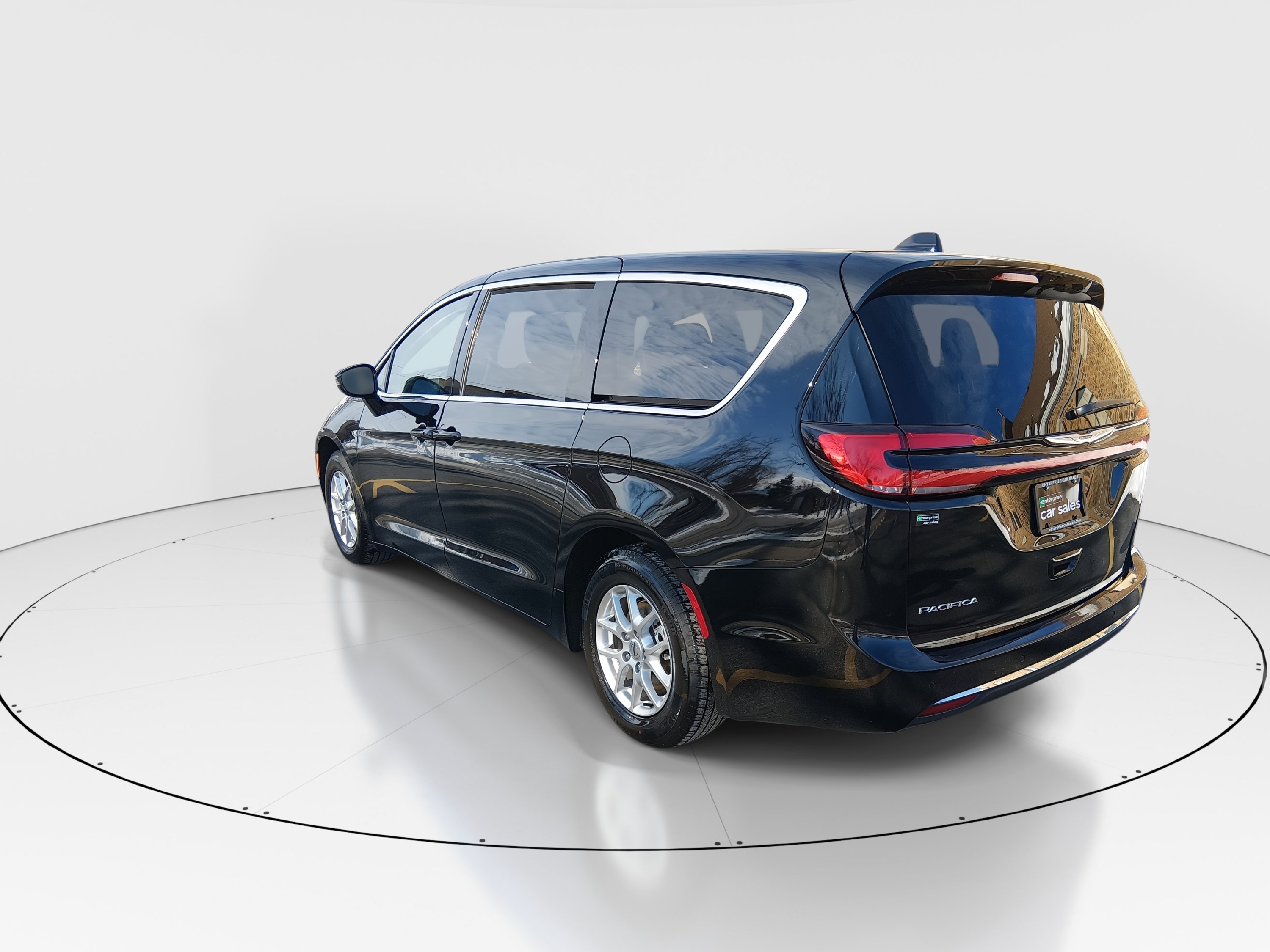 Image of Used 2024 Chrysler Pacifica Touring L FWD