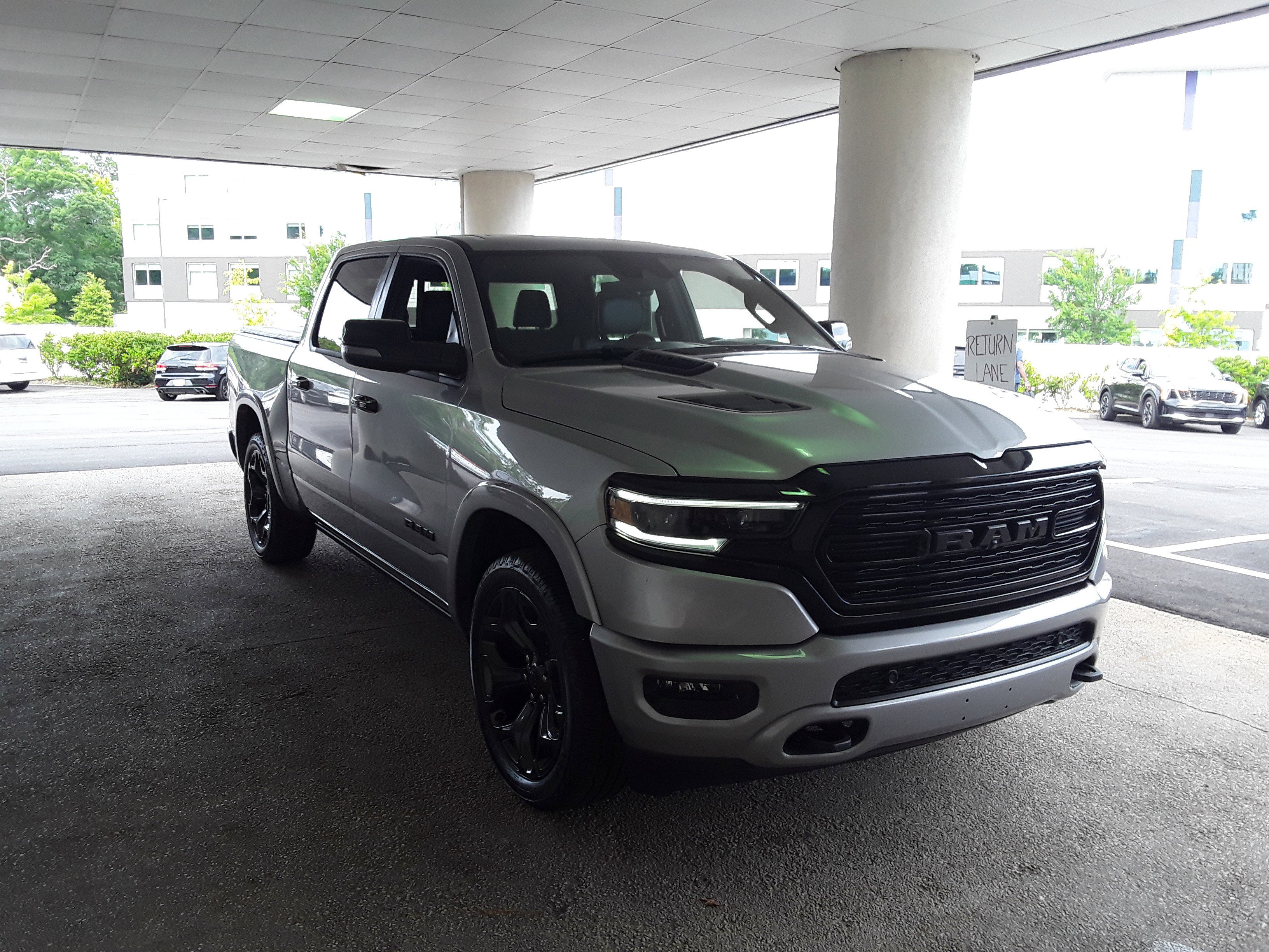 2023 Ram 1500 Limited 4x4 Crew Cab 5'7