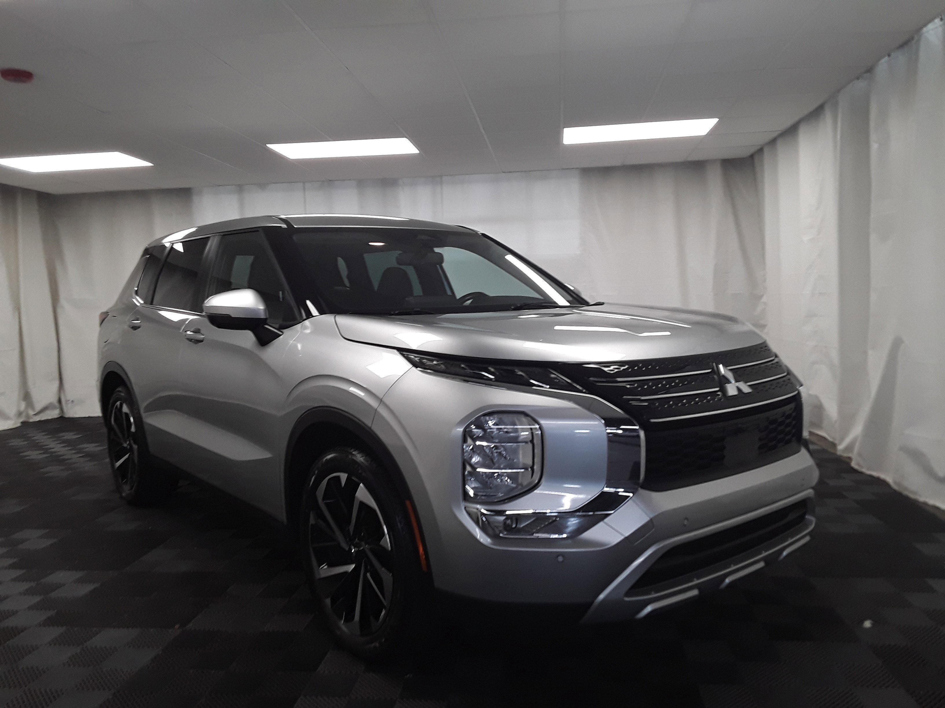 2023 Mitsubishi Outlander SE FWD