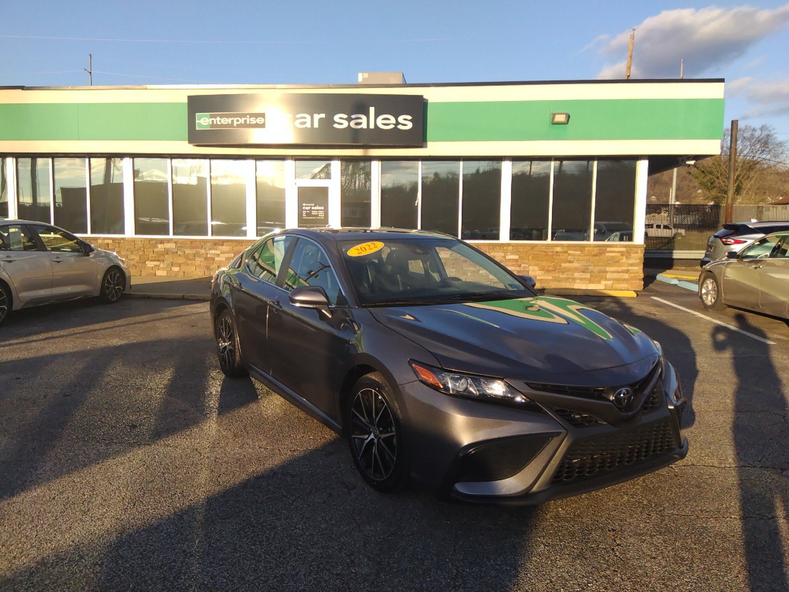 2022 Toyota Camry SE Auto