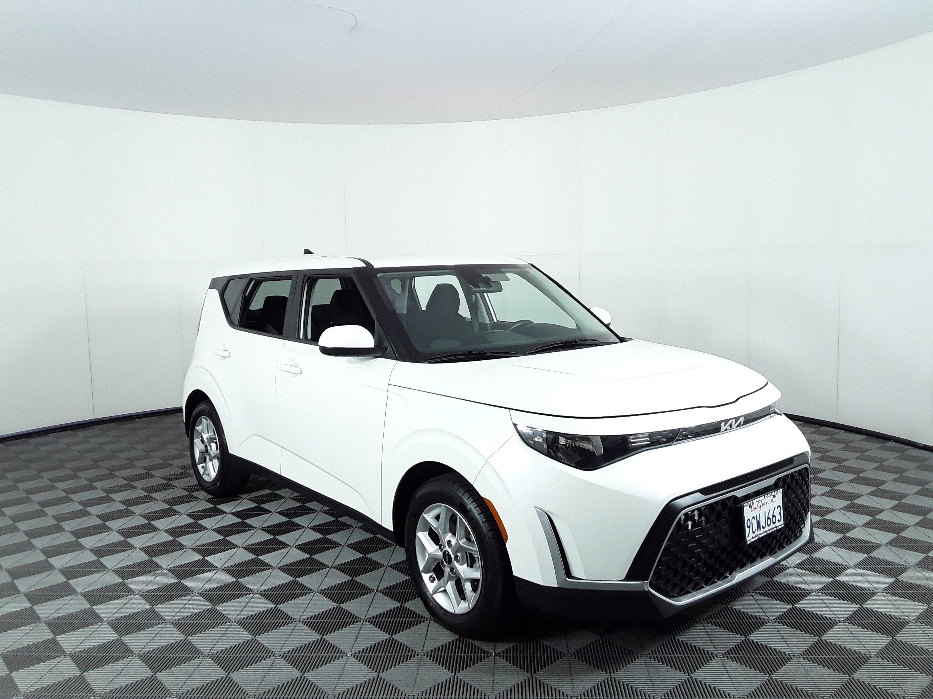 2023 Kia Soul LX IVT