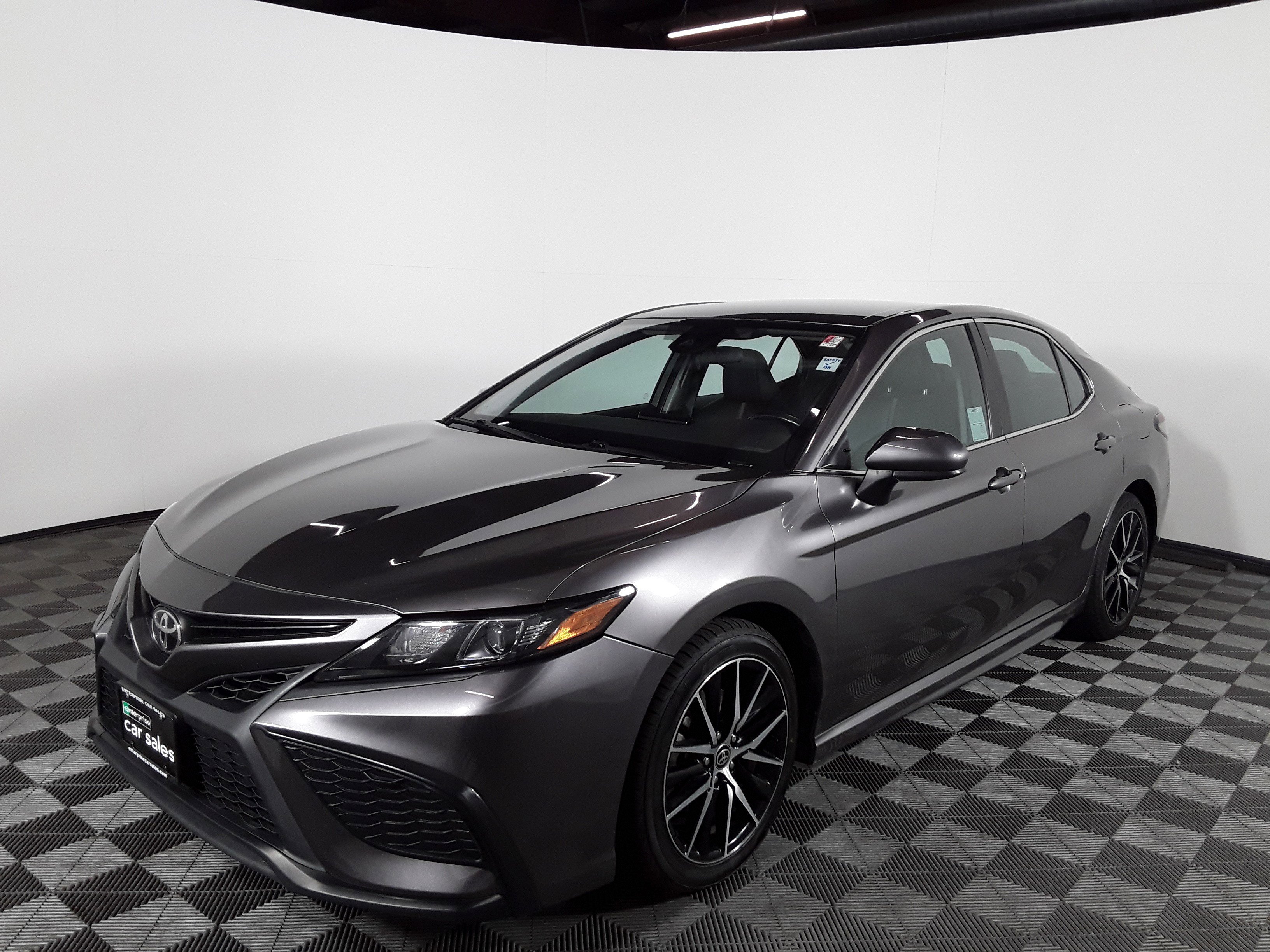 2021 Toyota Camry SE Auto