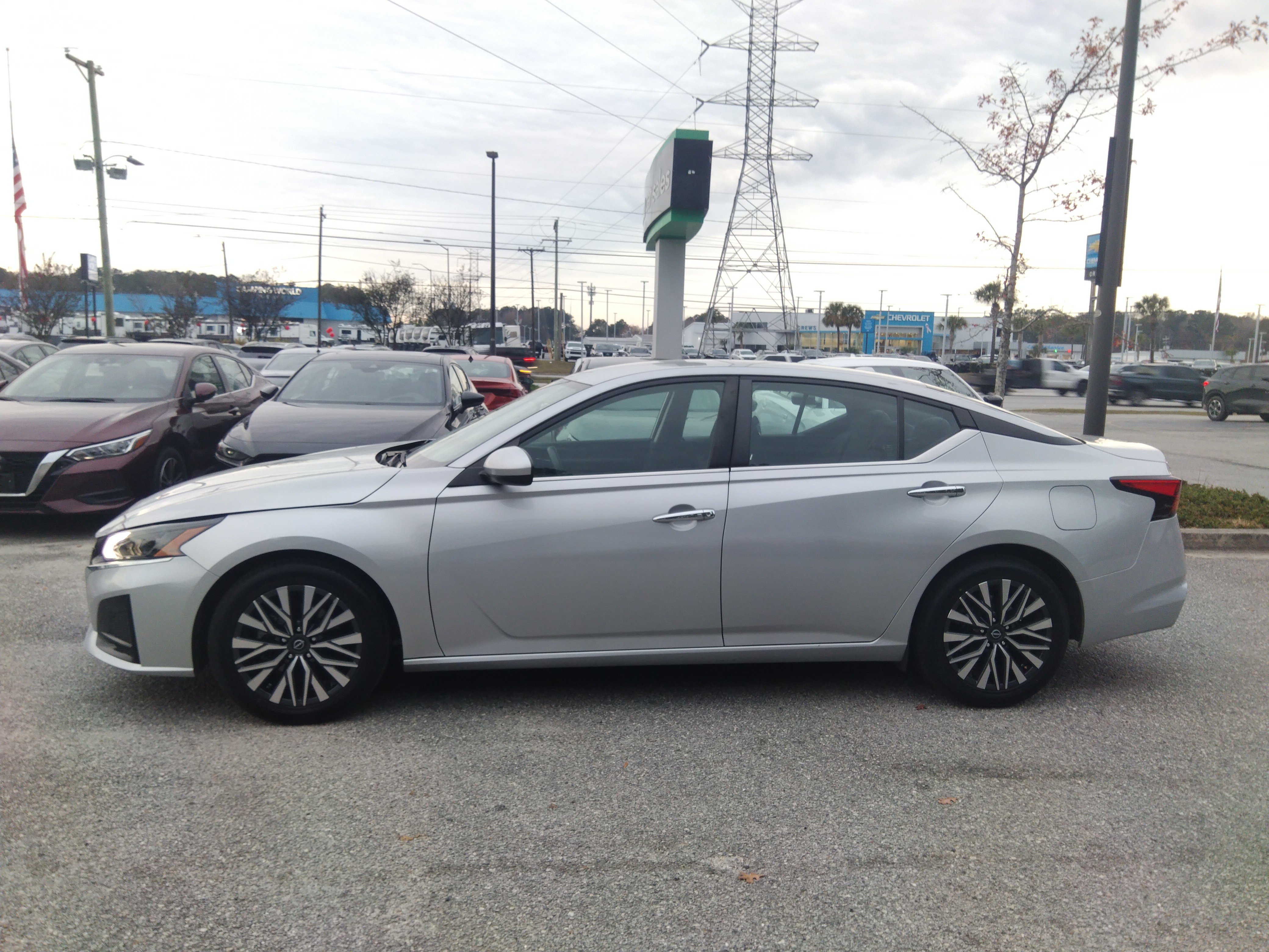 Image of Used 2023 Nissan Altima 2.5 SV Sedan
