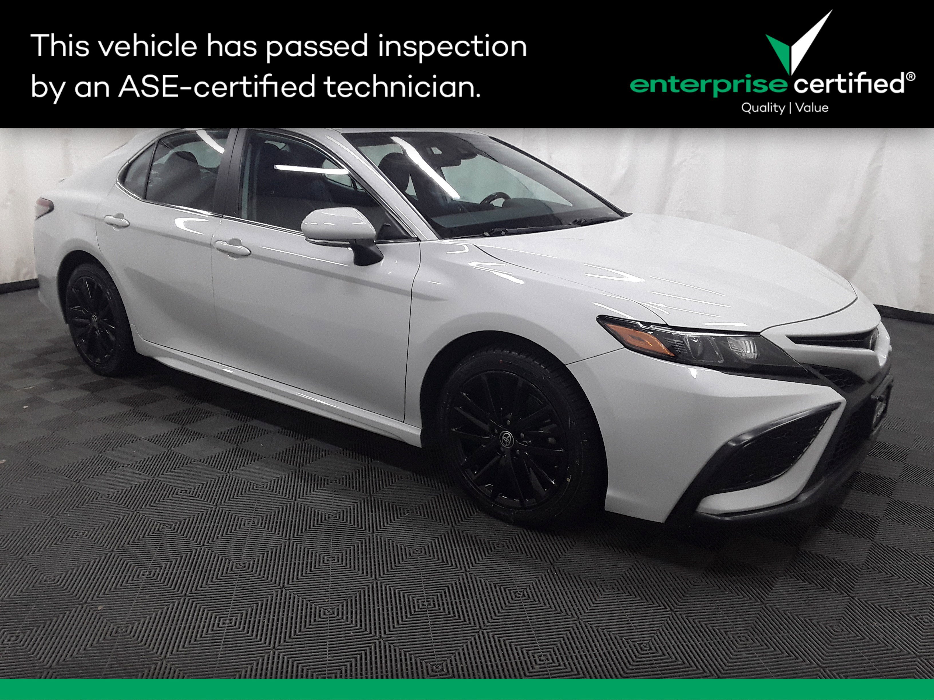 Used 2022 Toyota Camry SE Auto