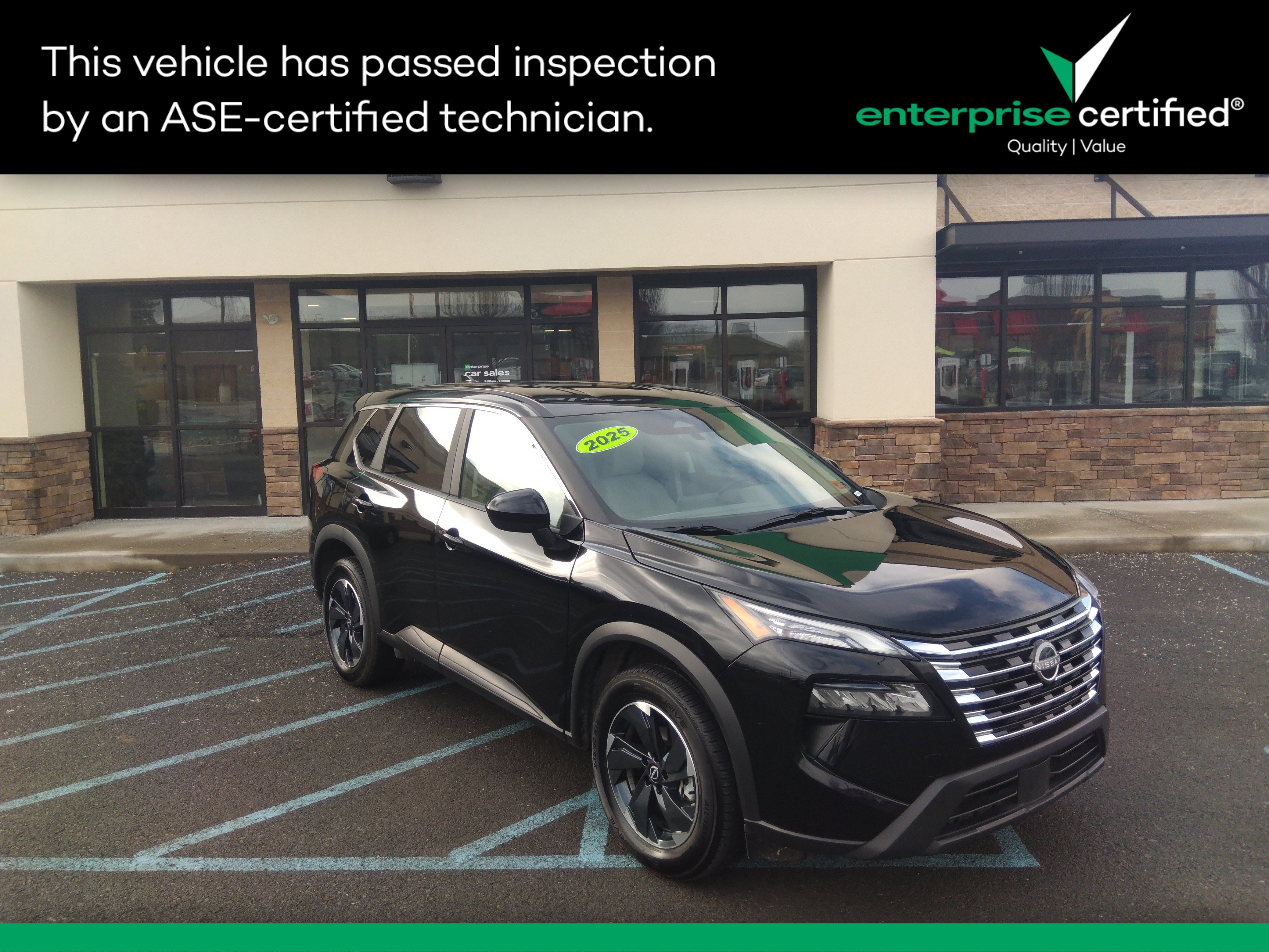 2025 Nissan Rogue SV's photo