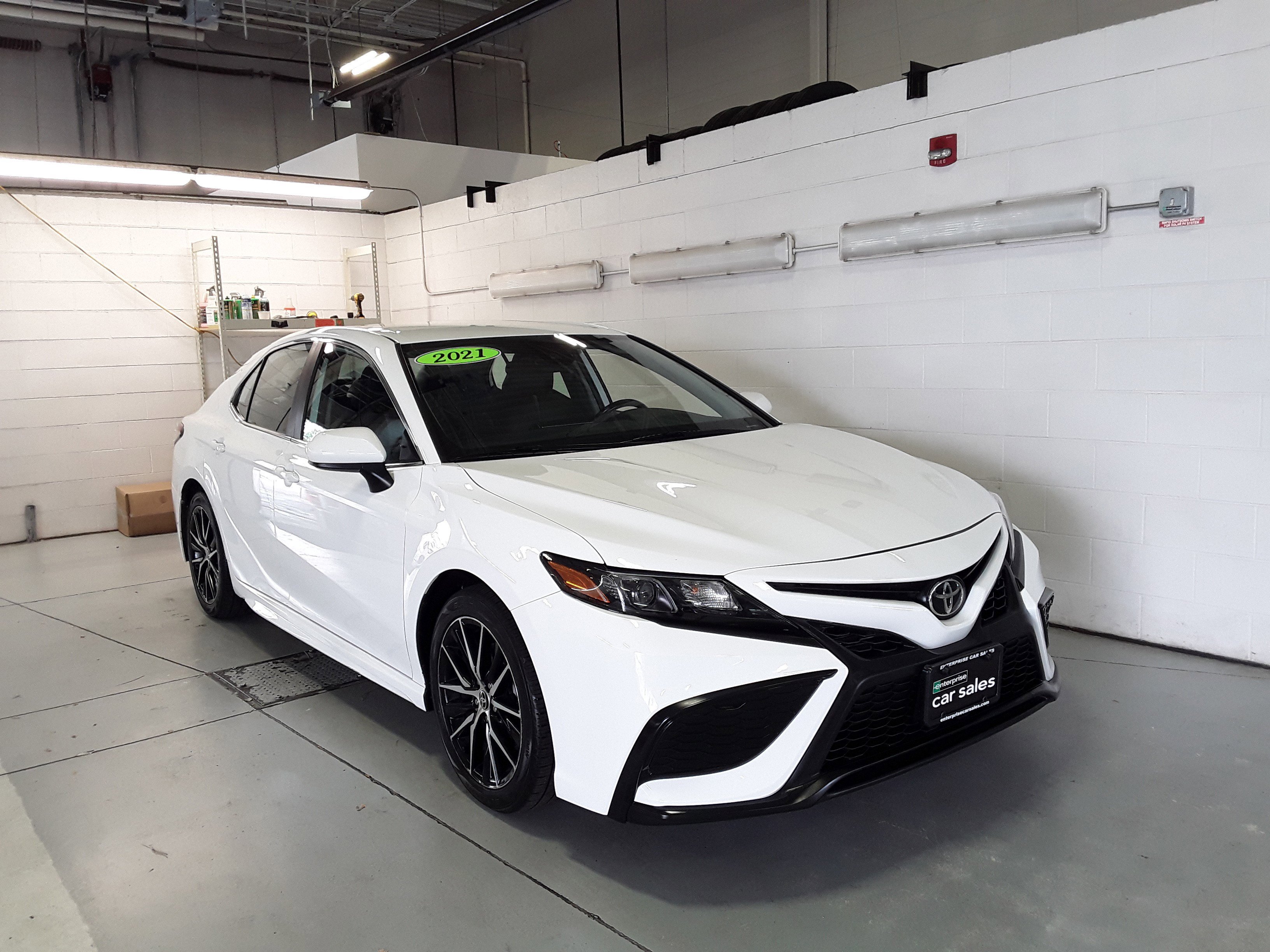 Used 2021 Toyota Camry SE Auto