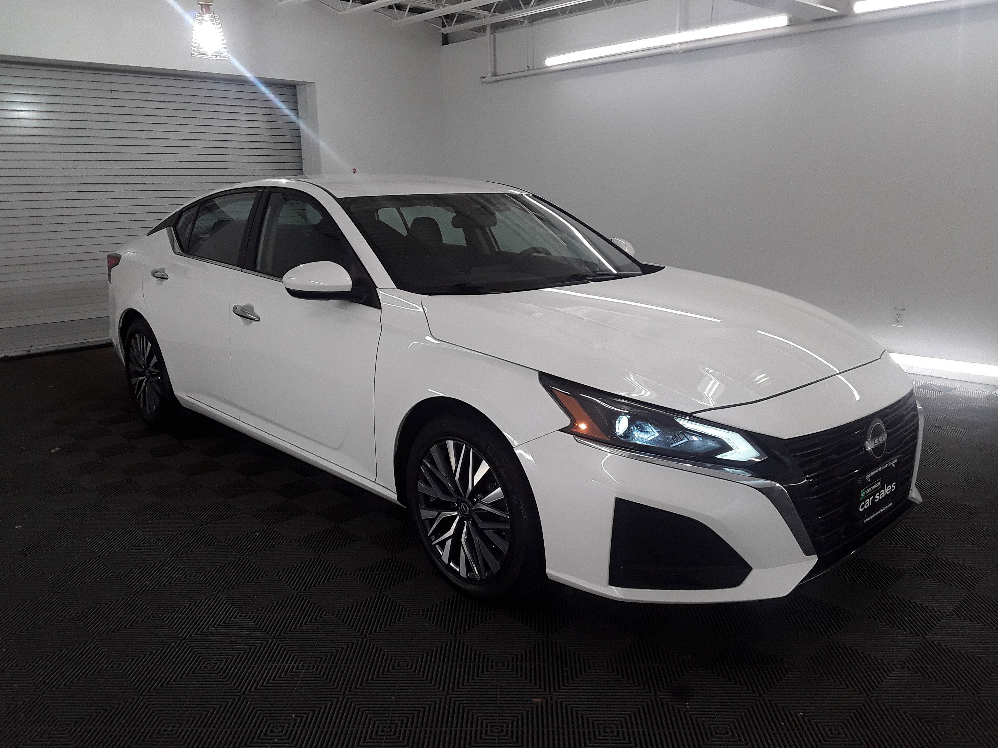 2023 Nissan Altima 2.5 SV Sedan