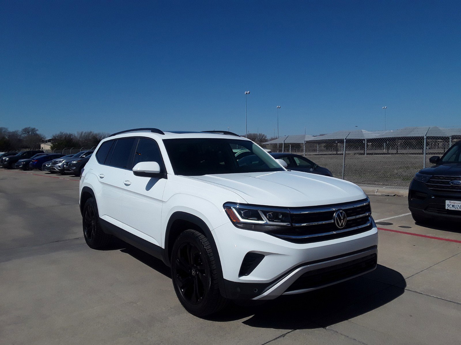 2022 Volkswagen Atlas 2.0T SE w/Technology FWD