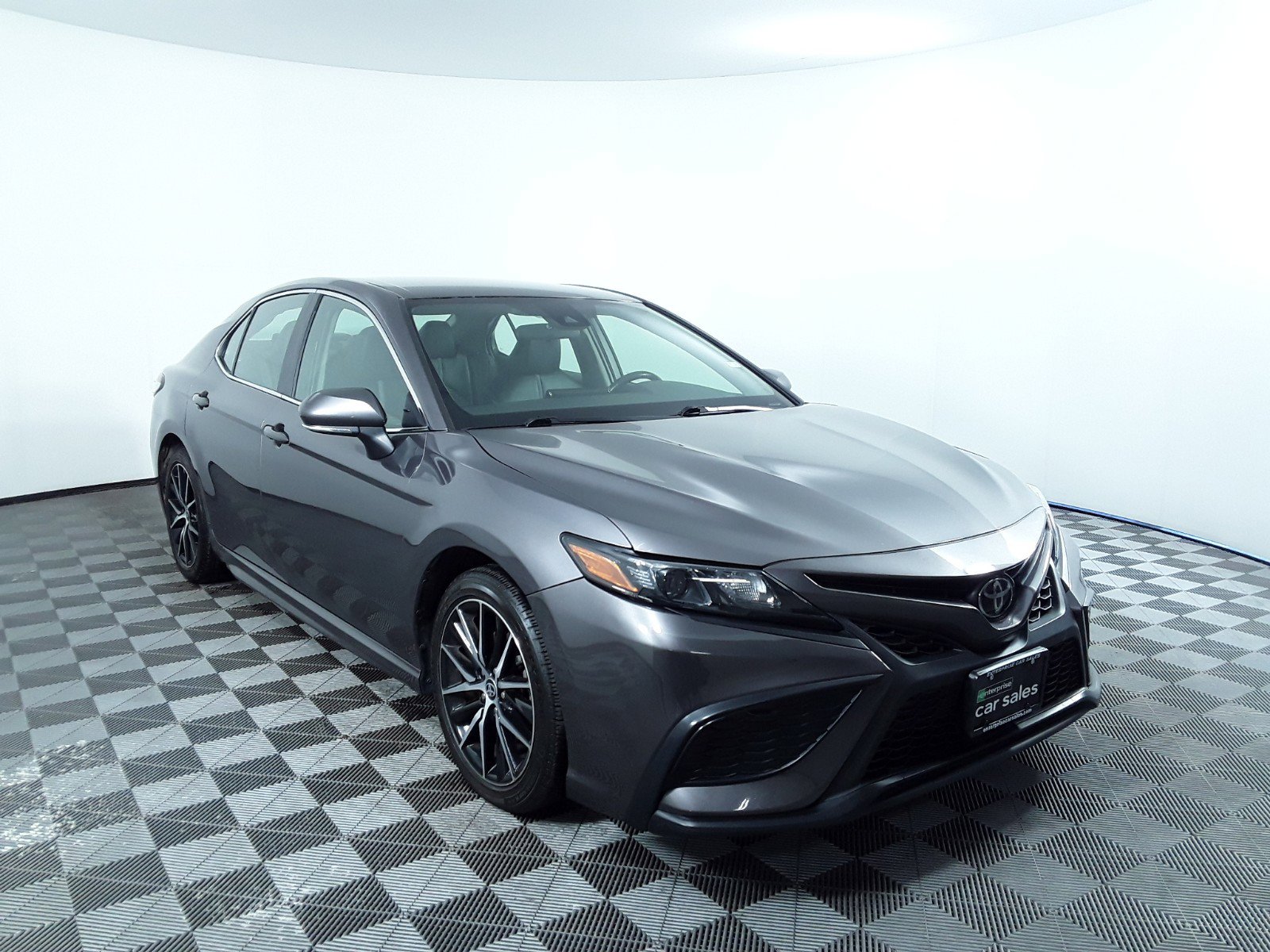 2022 Toyota Camry SE Auto