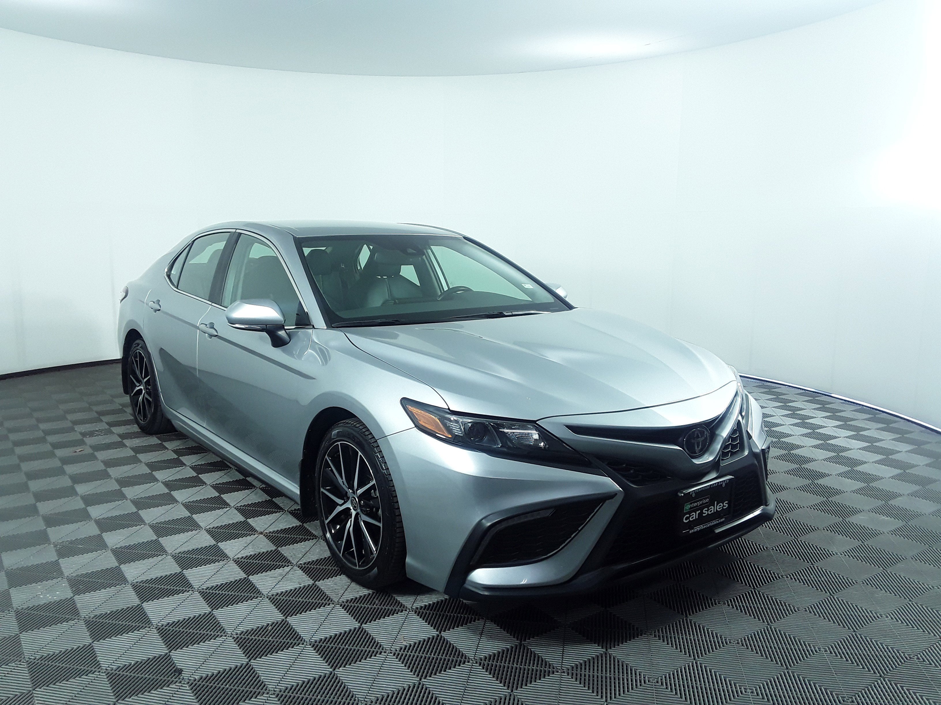 2023 Toyota Camry SE Auto