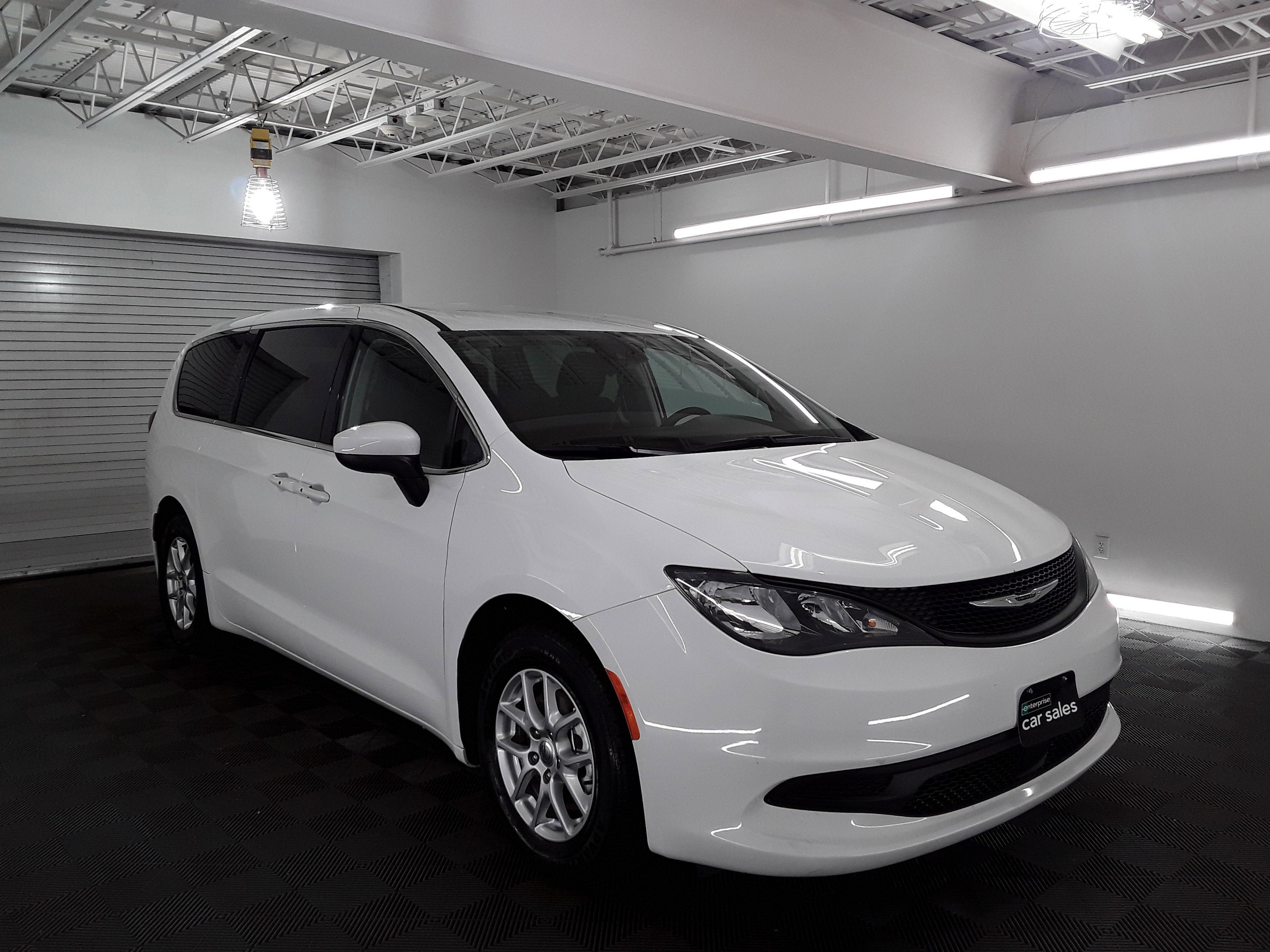 2023 Chrysler Voyager LX FWD