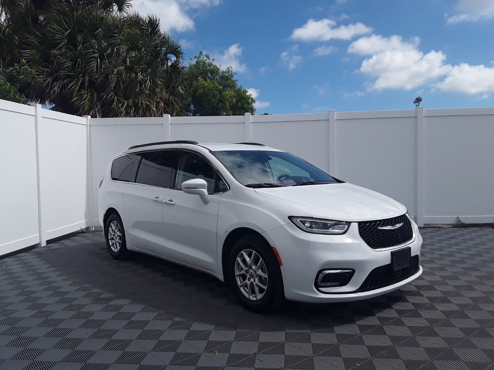 2022 Chrysler Pacifica Touring L FWD