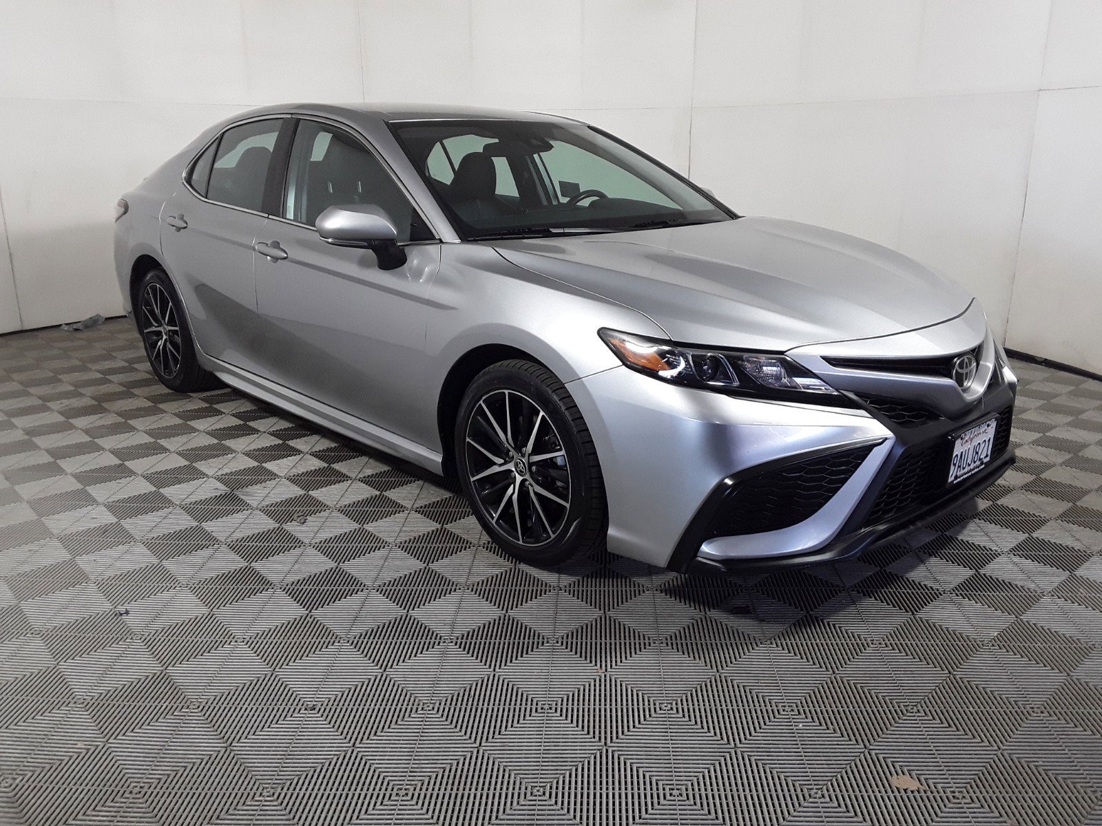 2022 Toyota Camry SE Auto