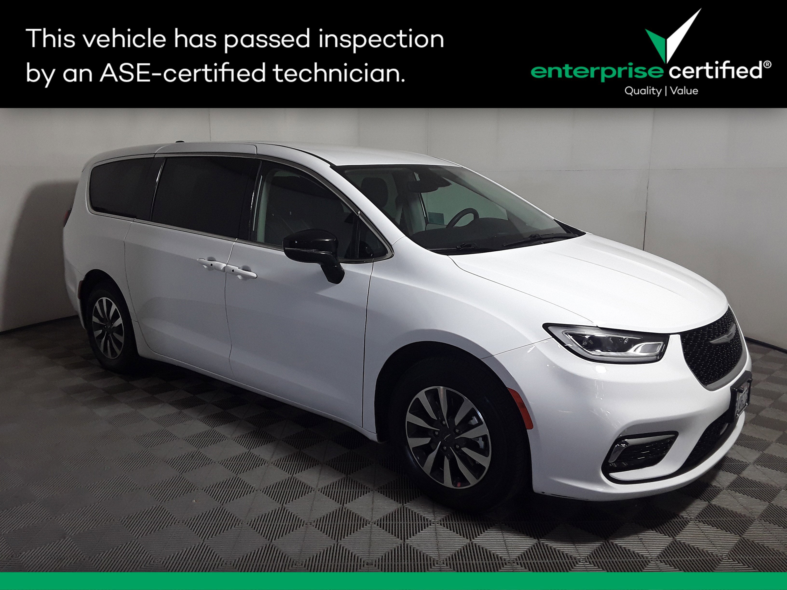 Used 2024 Chrysler Pacifica Hybrid Select FWD