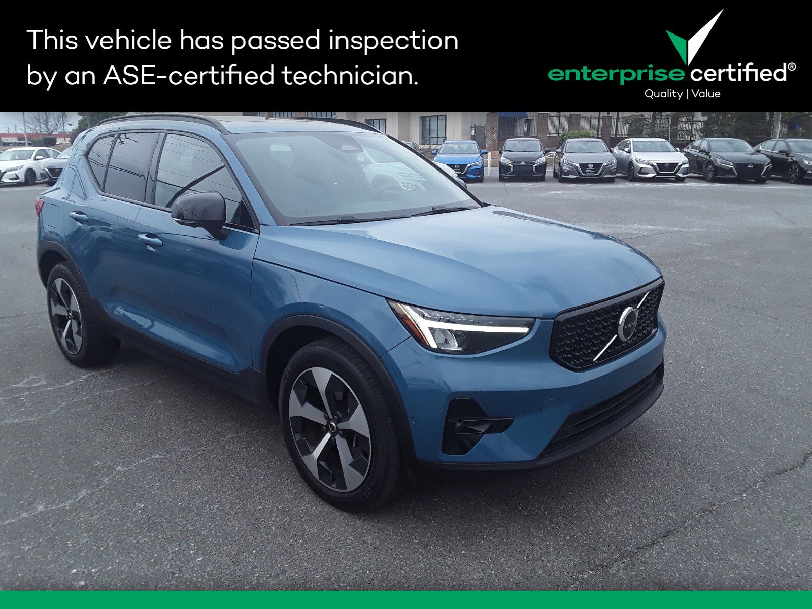 Used 2023 Volvo XC40 B5 AWD Plus Dark Theme