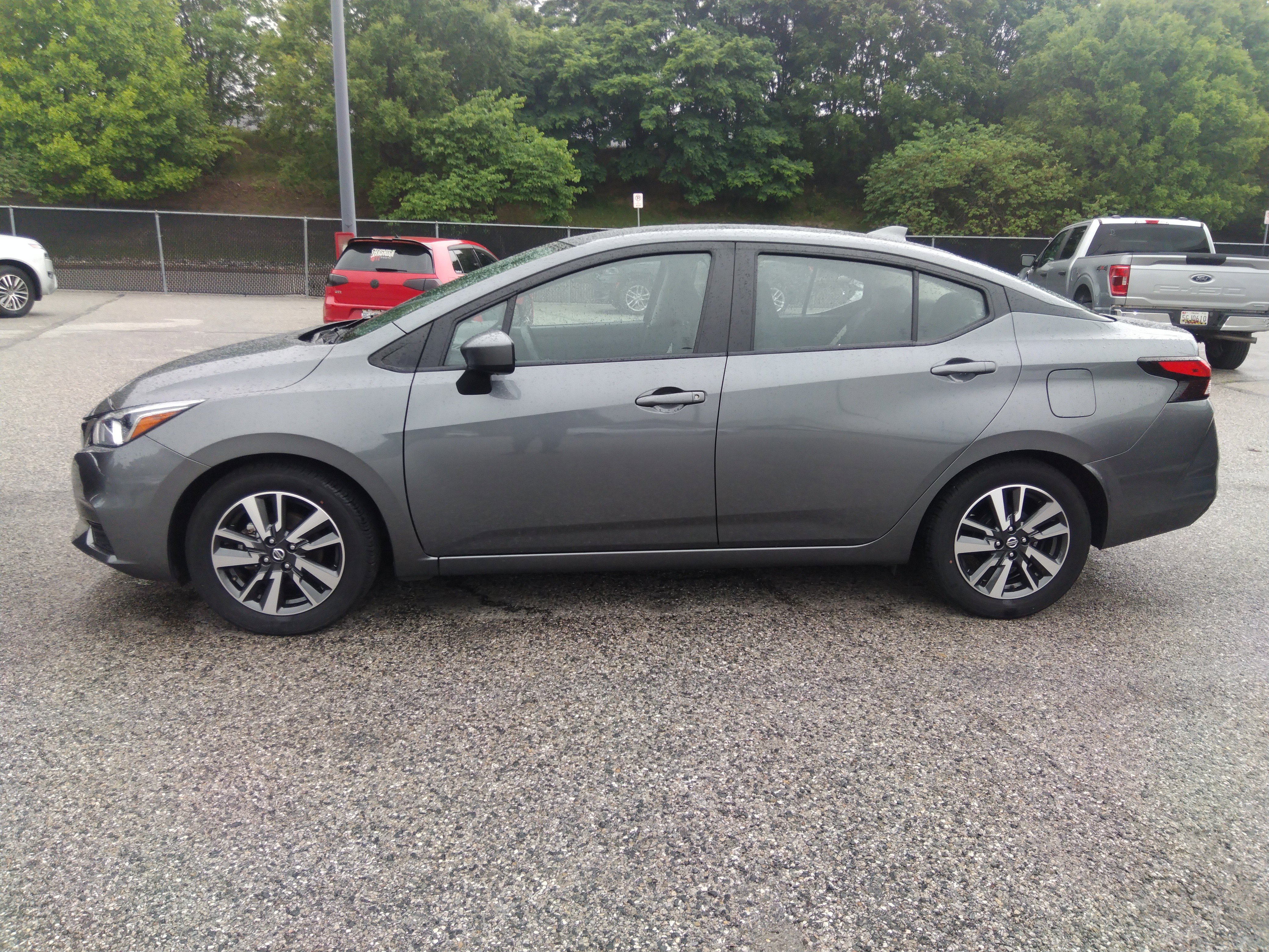 2022 Nissan Versa SV CVT