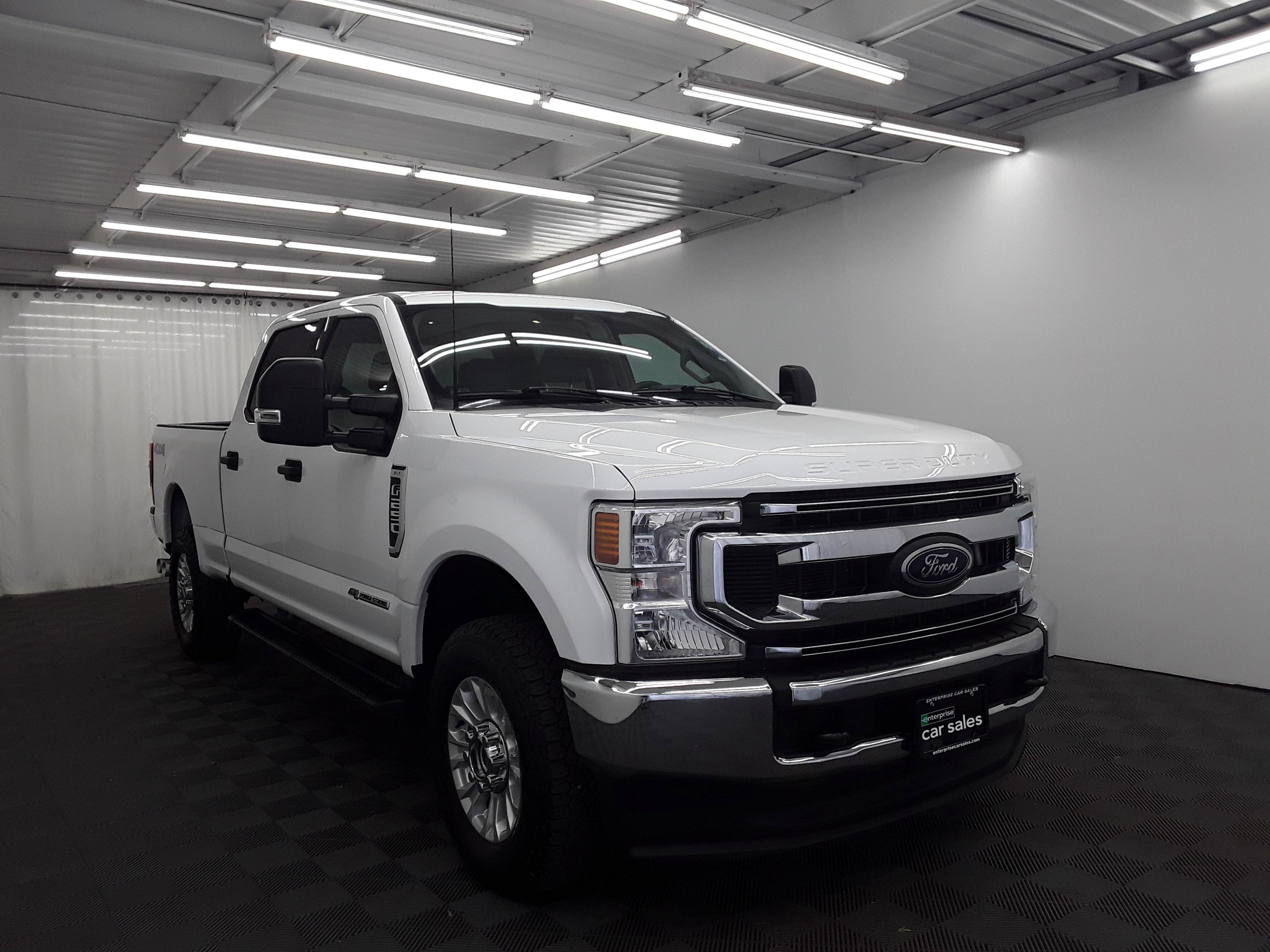 2022 Ford Super Duty F-250 SRW XLT 4WD Crew Cab 6.75' Box