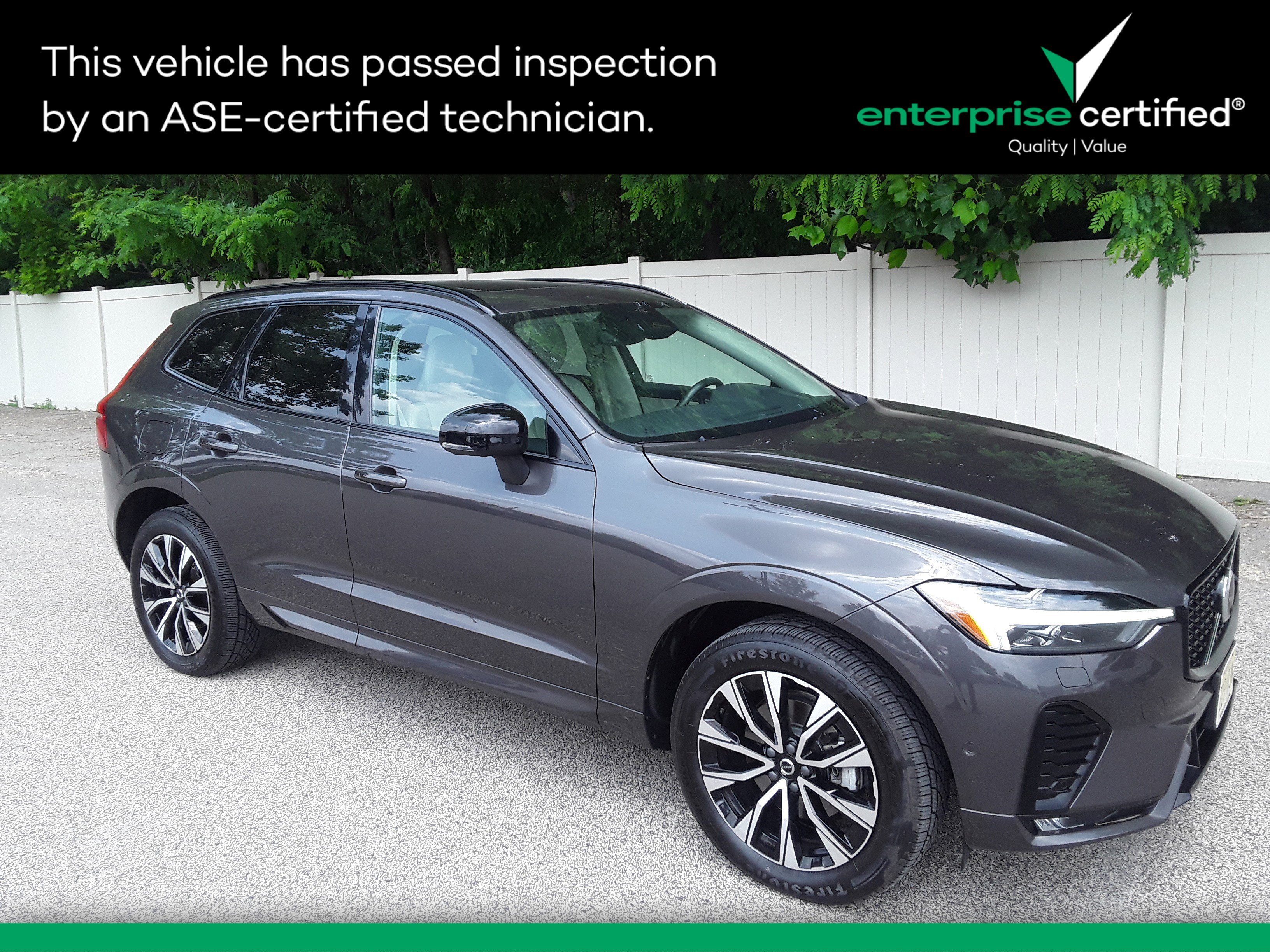 2023 Volvo XC60 B5 AWD Plus Dark Theme