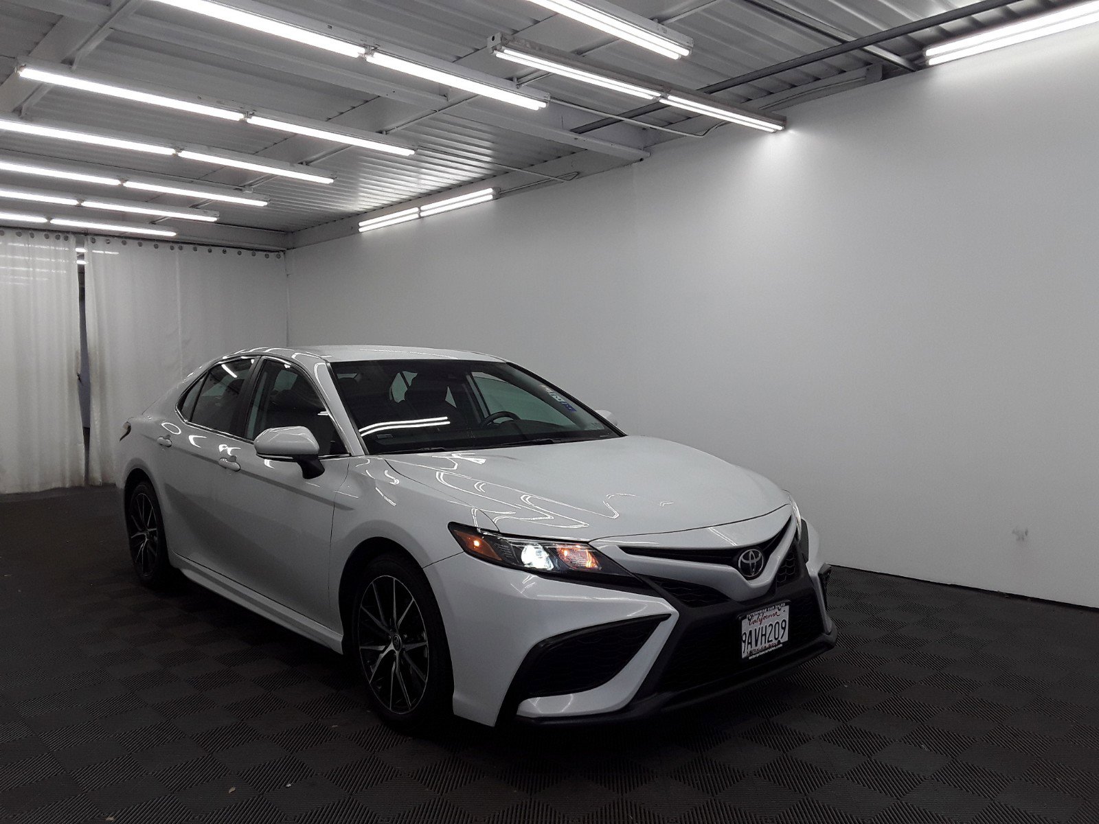 2022 Toyota Camry SE Auto