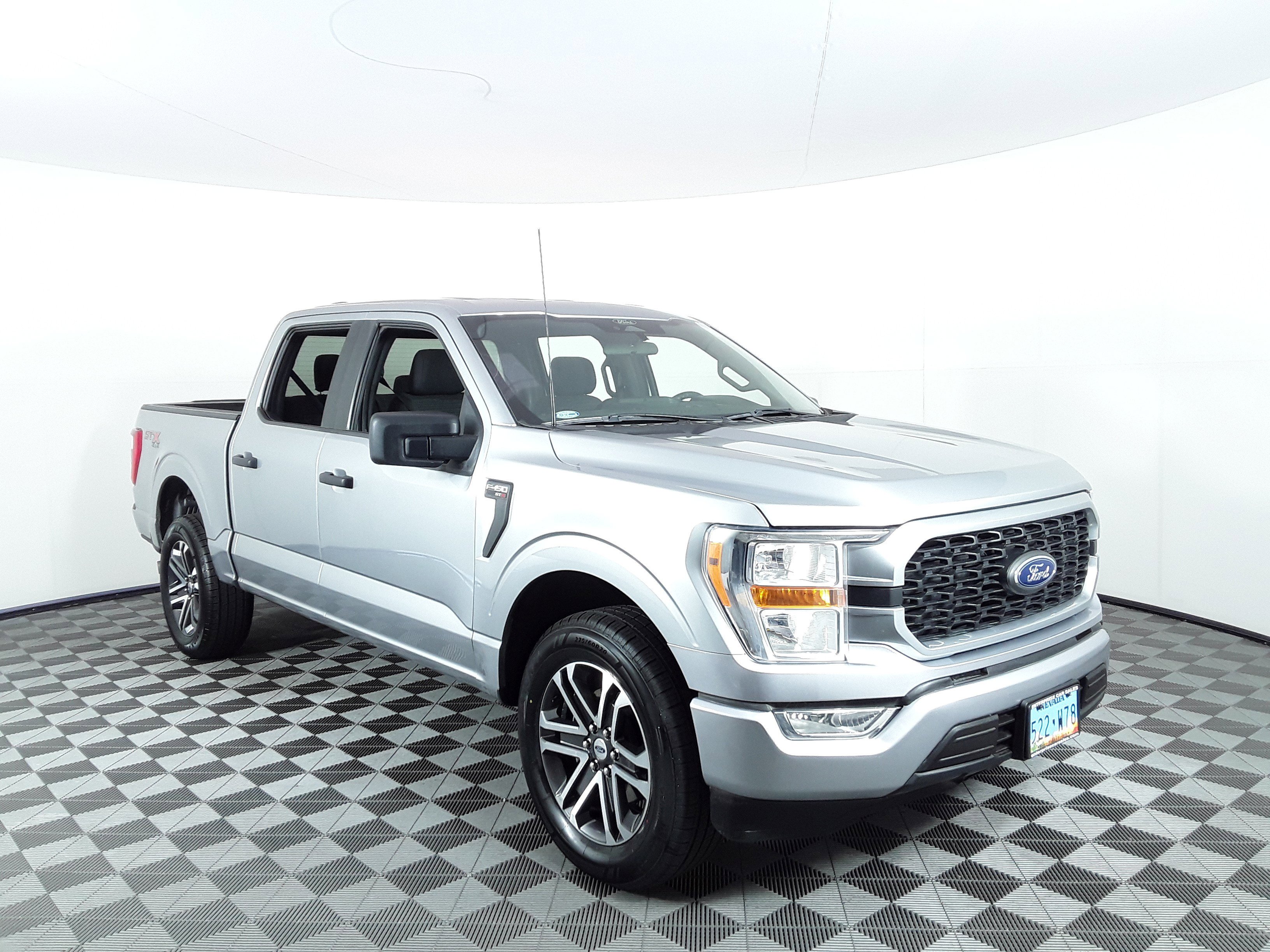 2022 Ford F-150 XL 4WD SuperCrew 5.5' Box