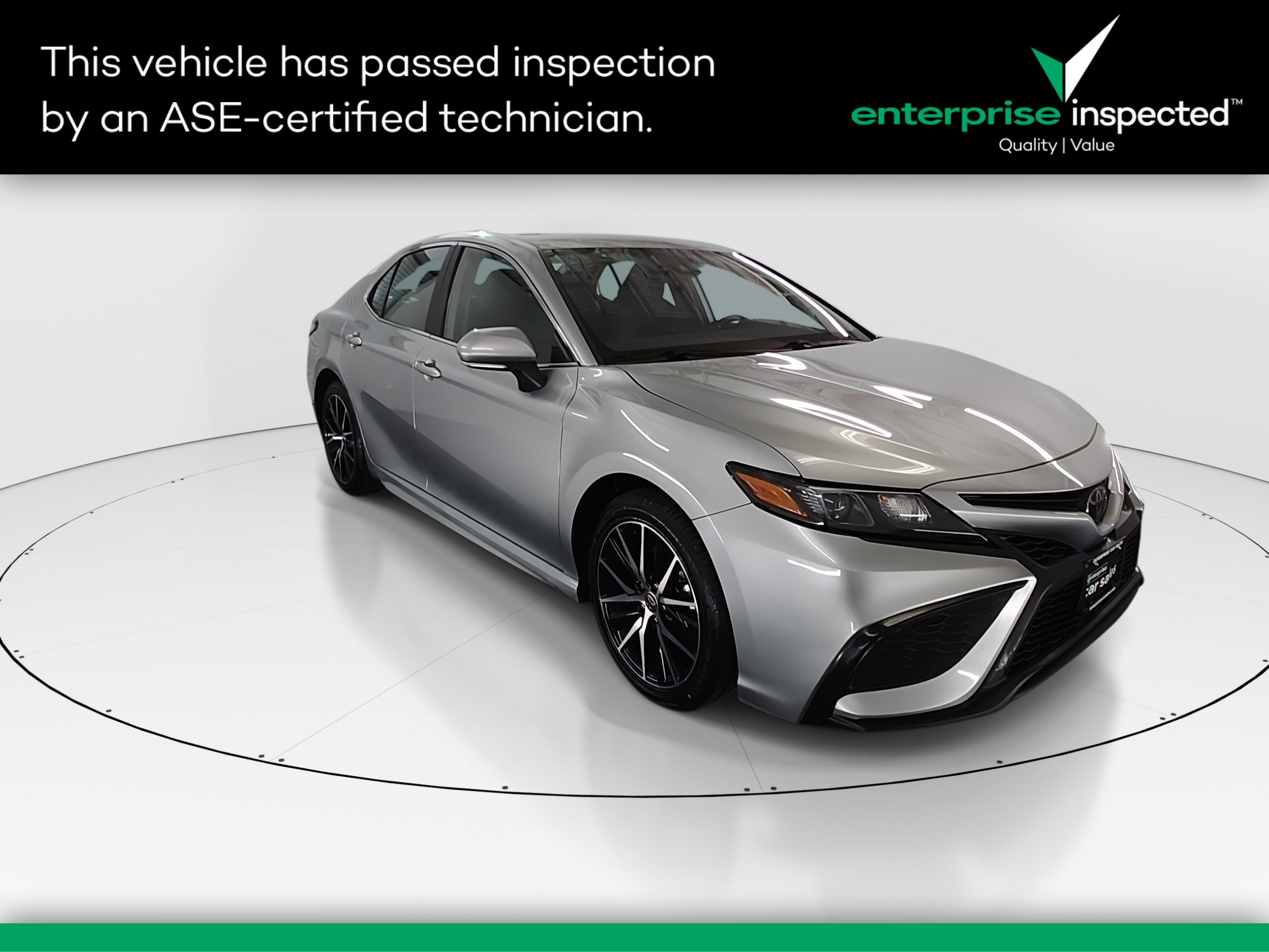 2023 Toyota Camry SE's photo