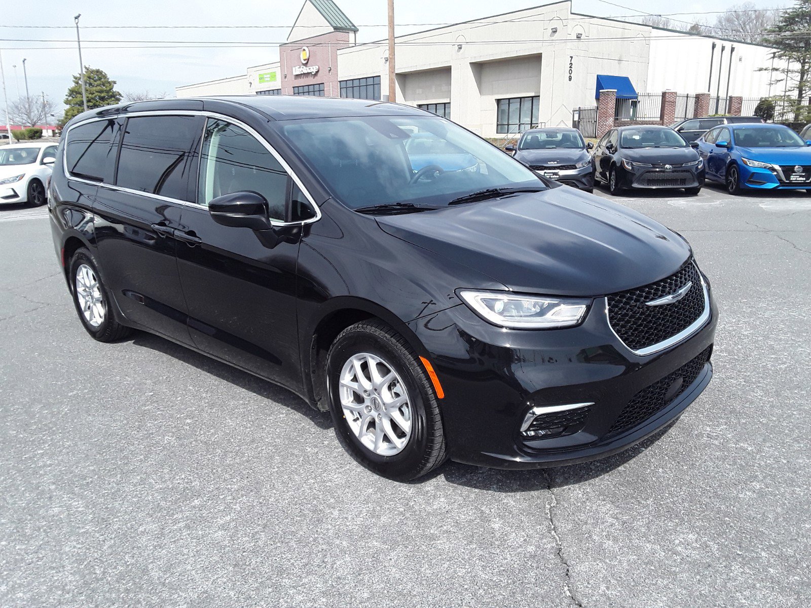 2023 Chrysler Pacifica Touring L FWD