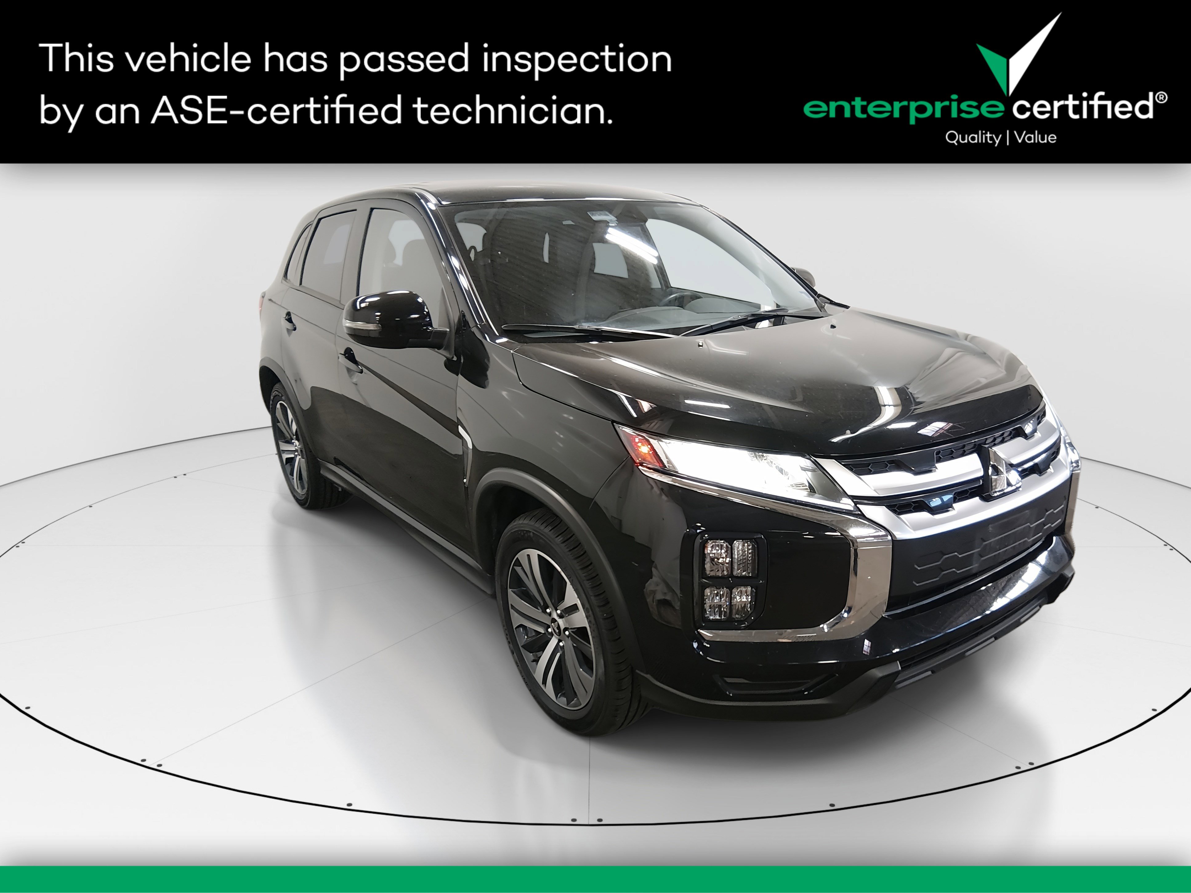 2024 Mitsubishi Outlander SE's photo