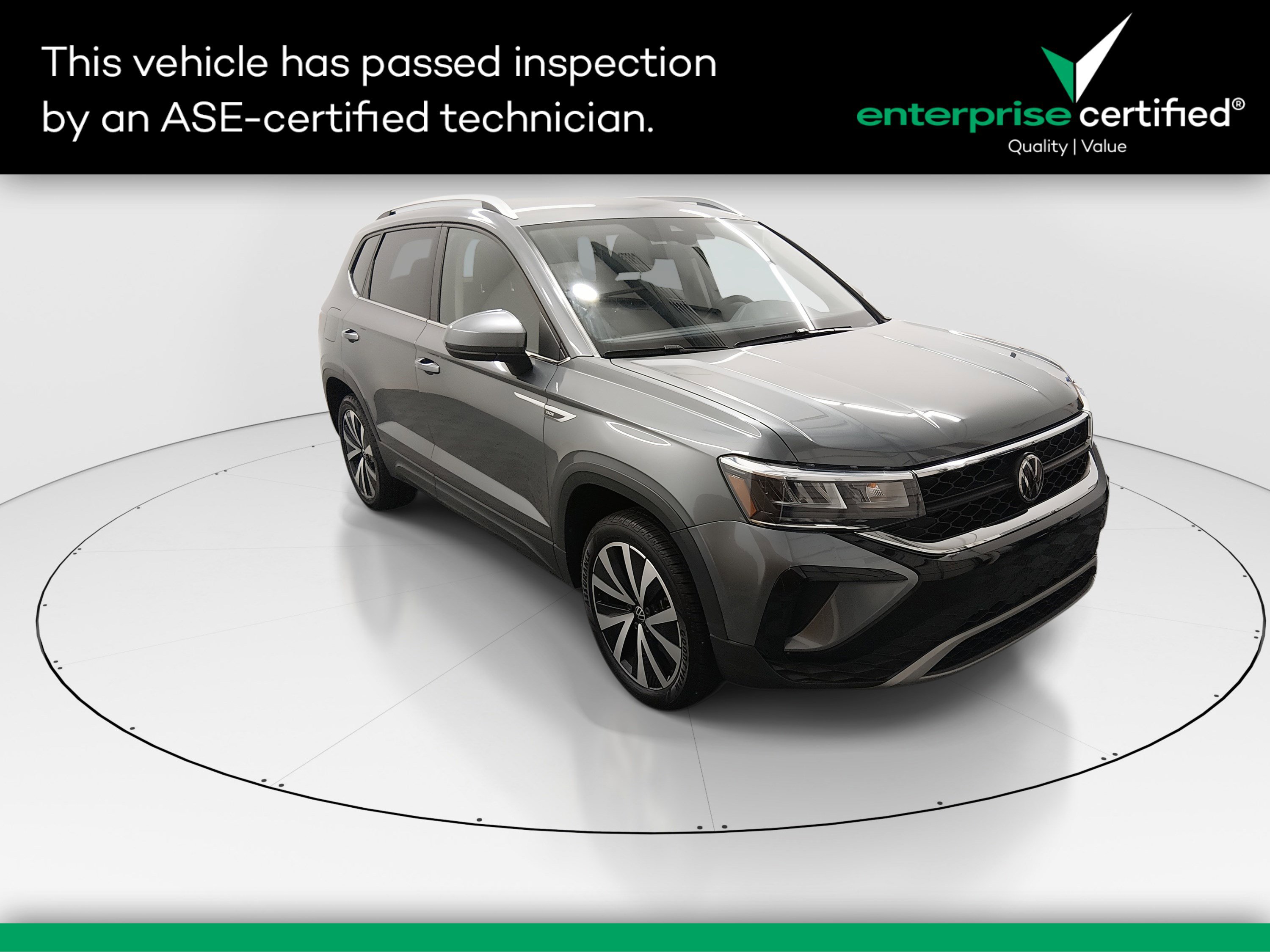 2024 Volkswagen Taos SE's photo