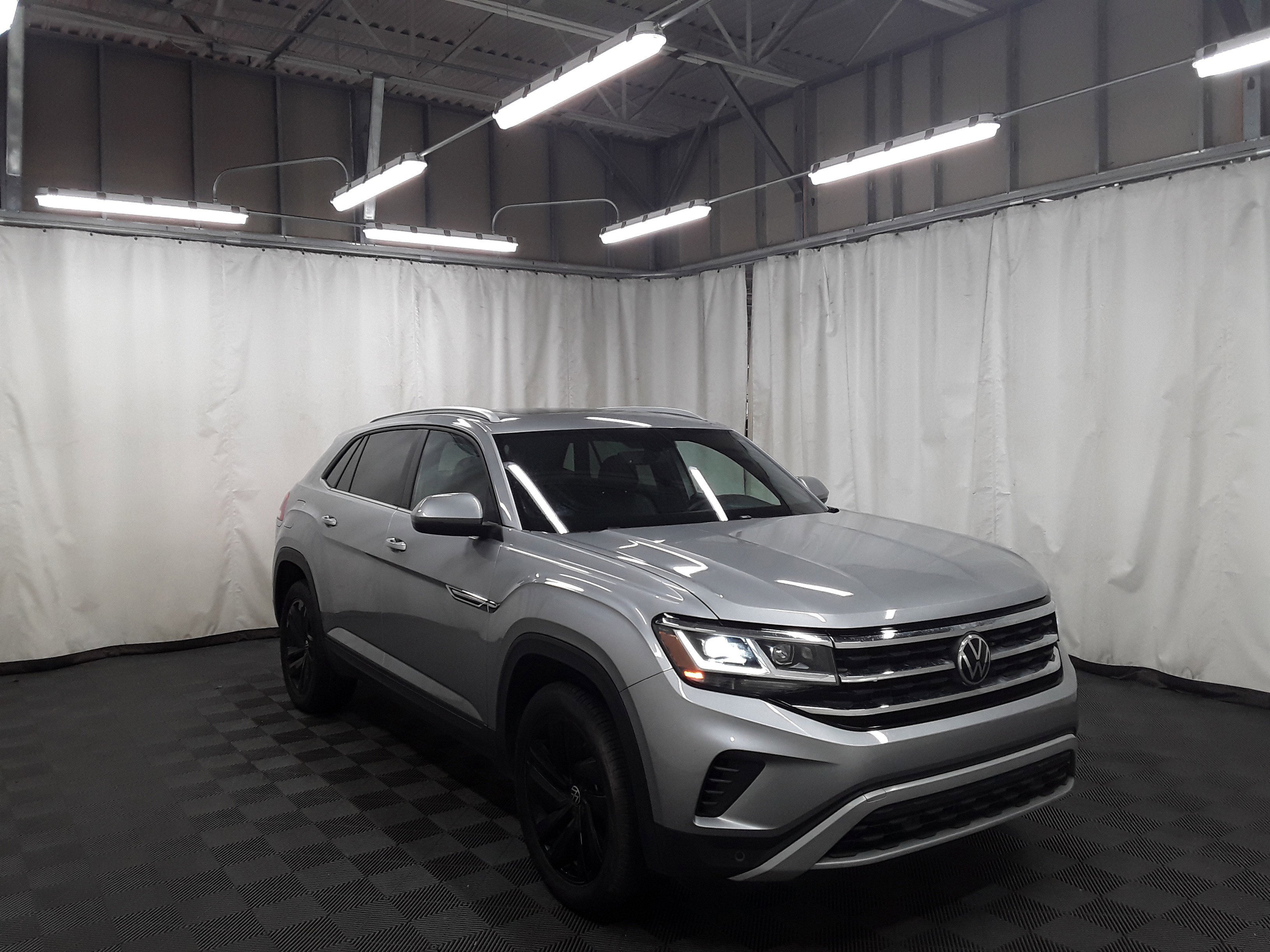 2022 Volkswagen Atlas Cross Sport 3.6L V6 SE w/Technology 4MOTION