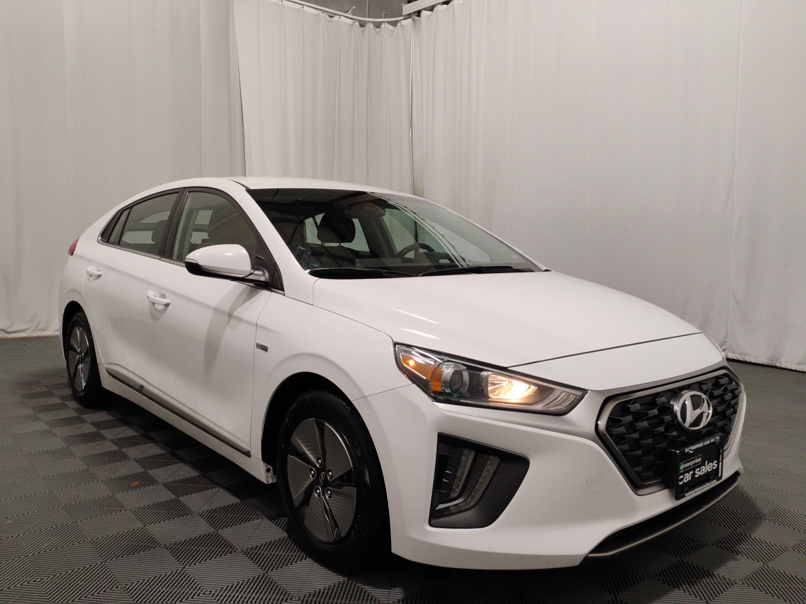 2020 Hyundai Ioniq Hybrid SE Hatchback