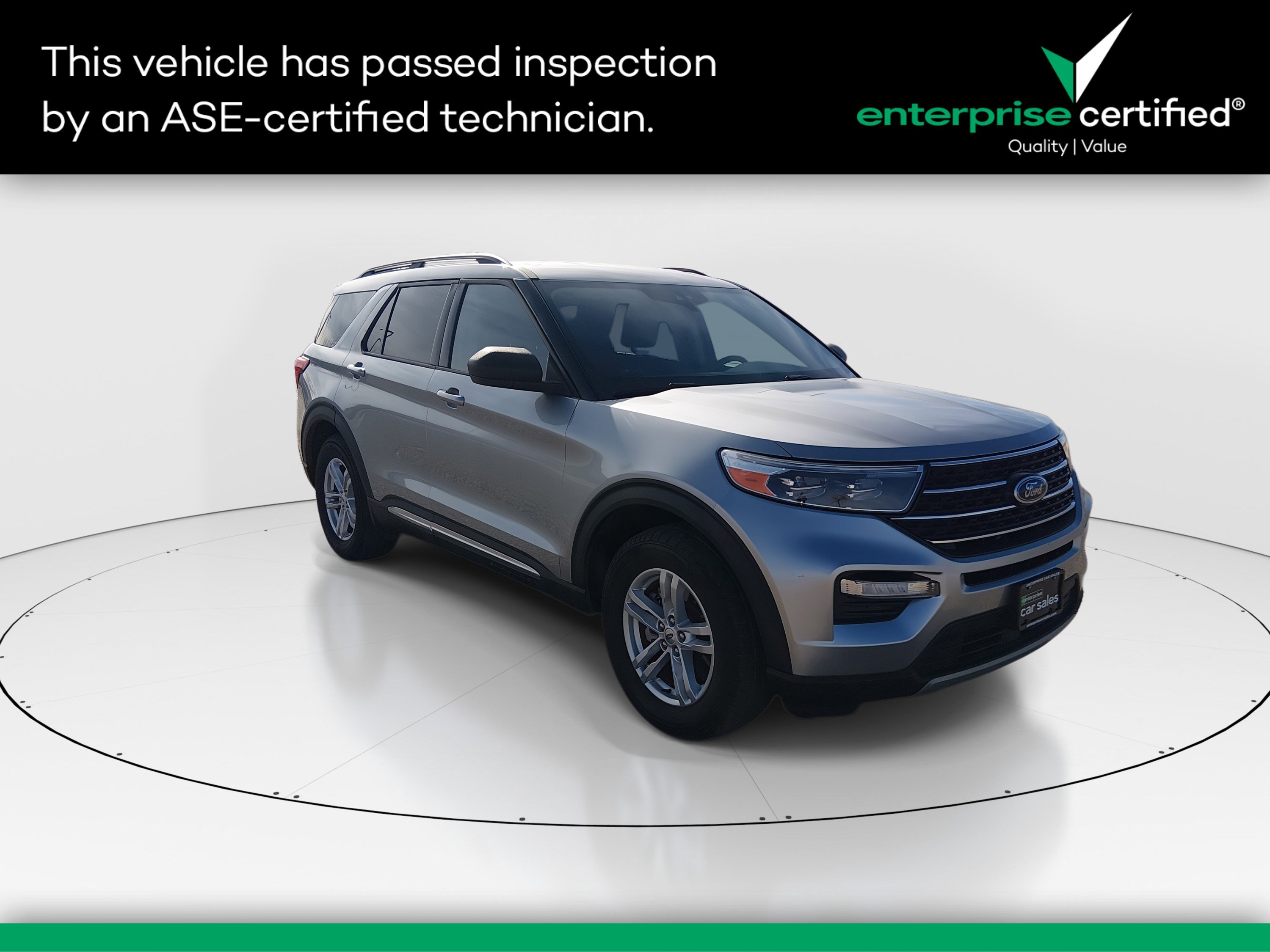 2023 Ford Explorer XLT's photo