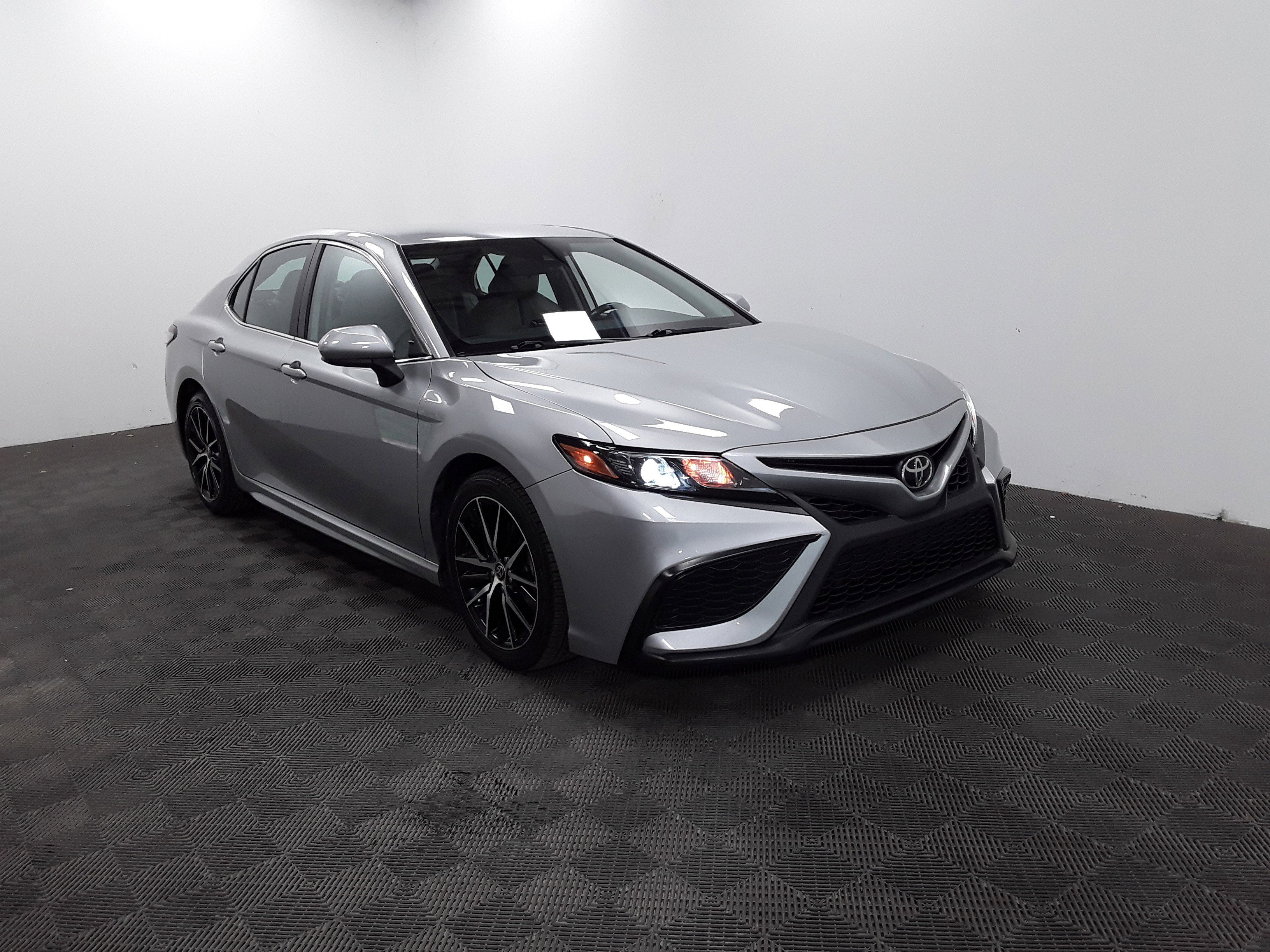 2021 Toyota Camry SE Auto