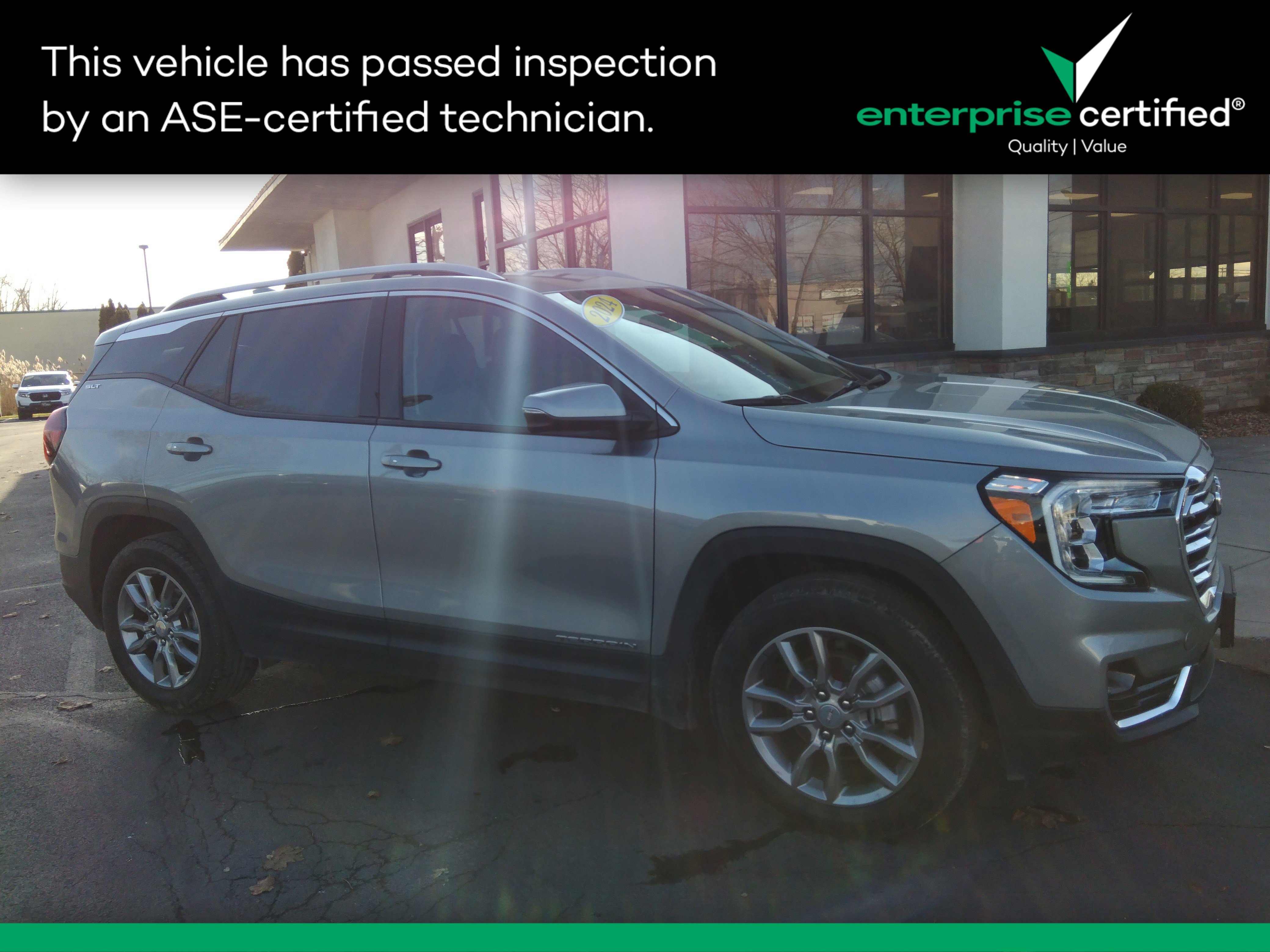 2024 GMC Terrain SLT's photo