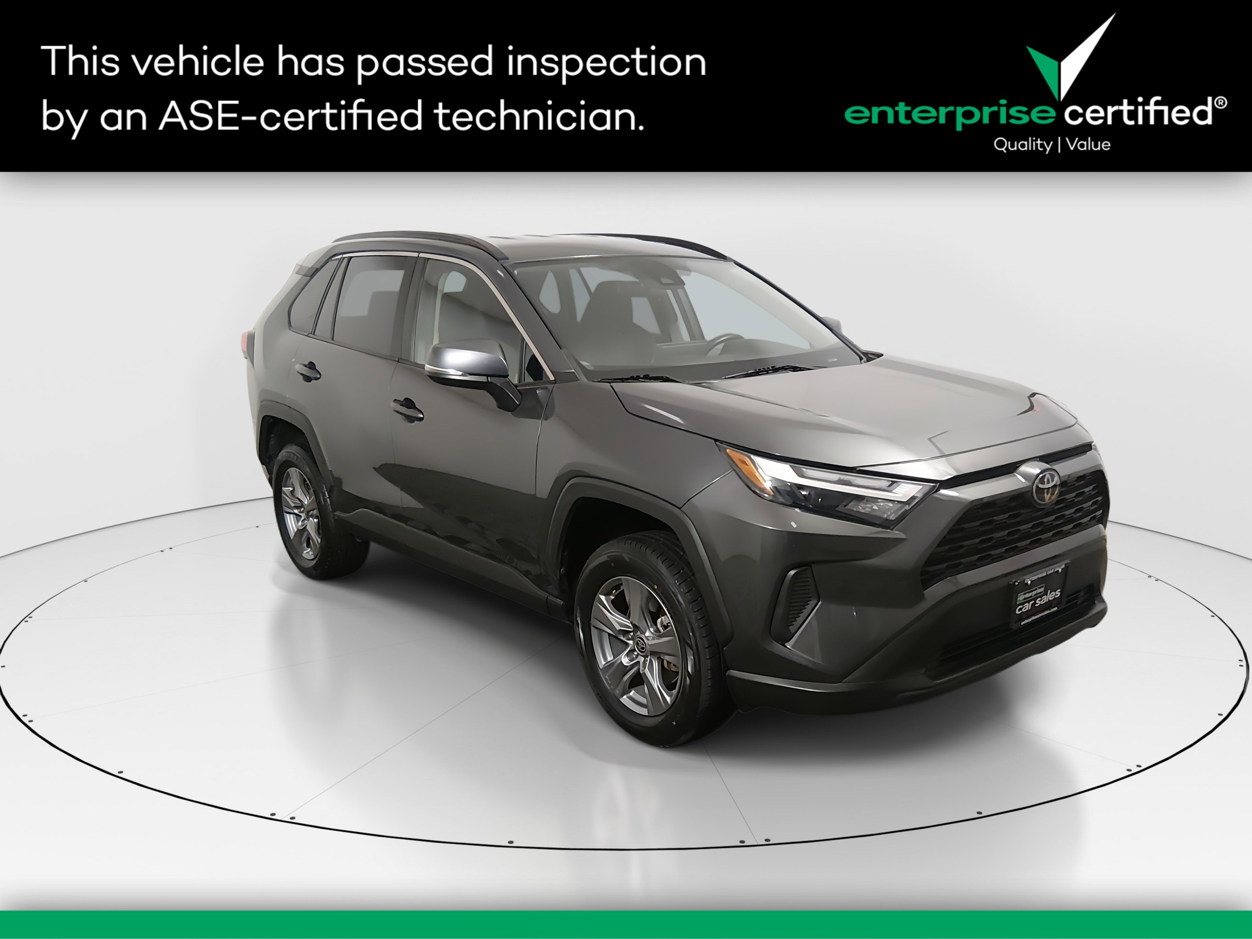 2024 Toyota RAV4 XLE's photo