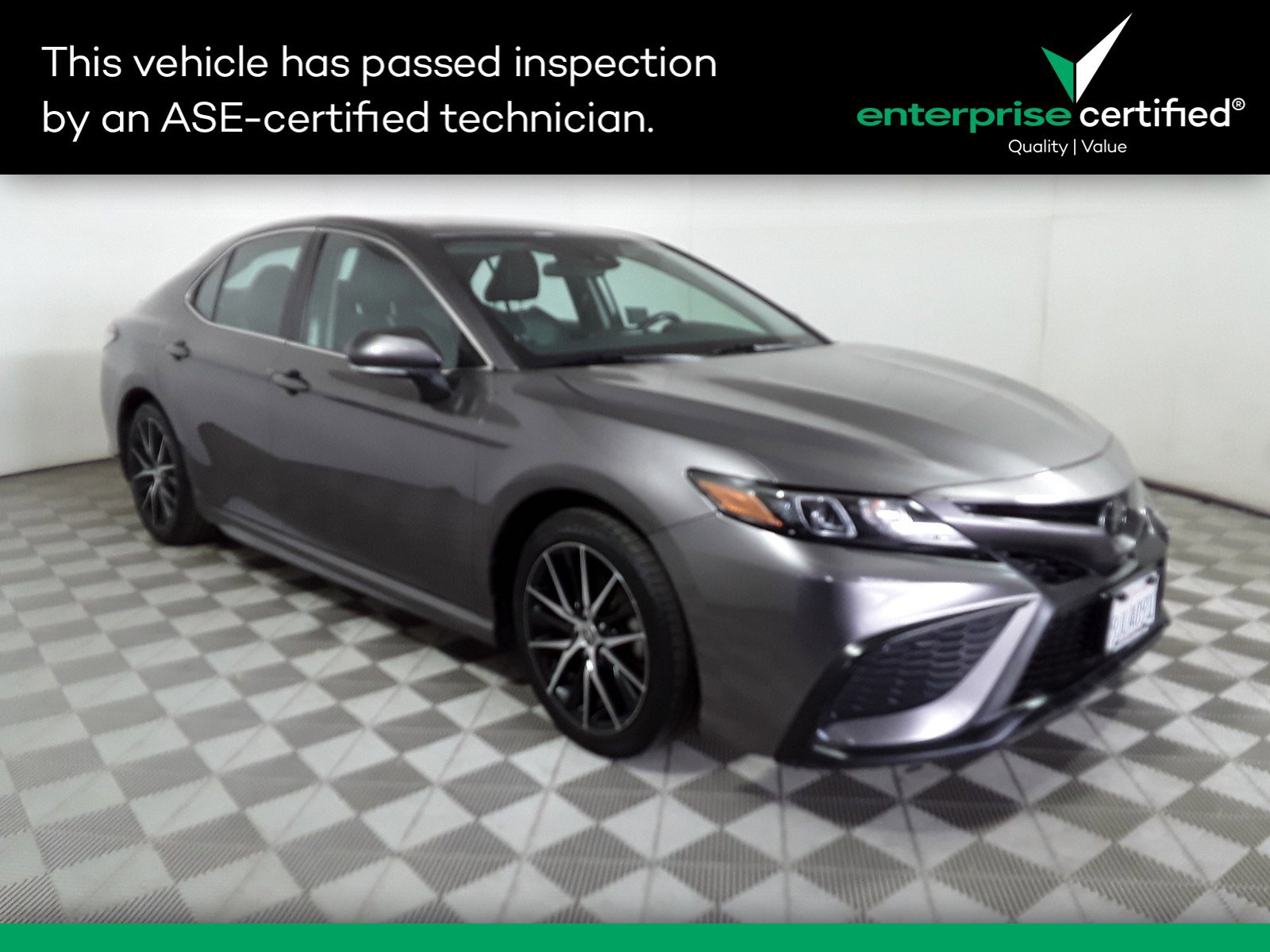 Used 2022 Toyota Camry SE Auto