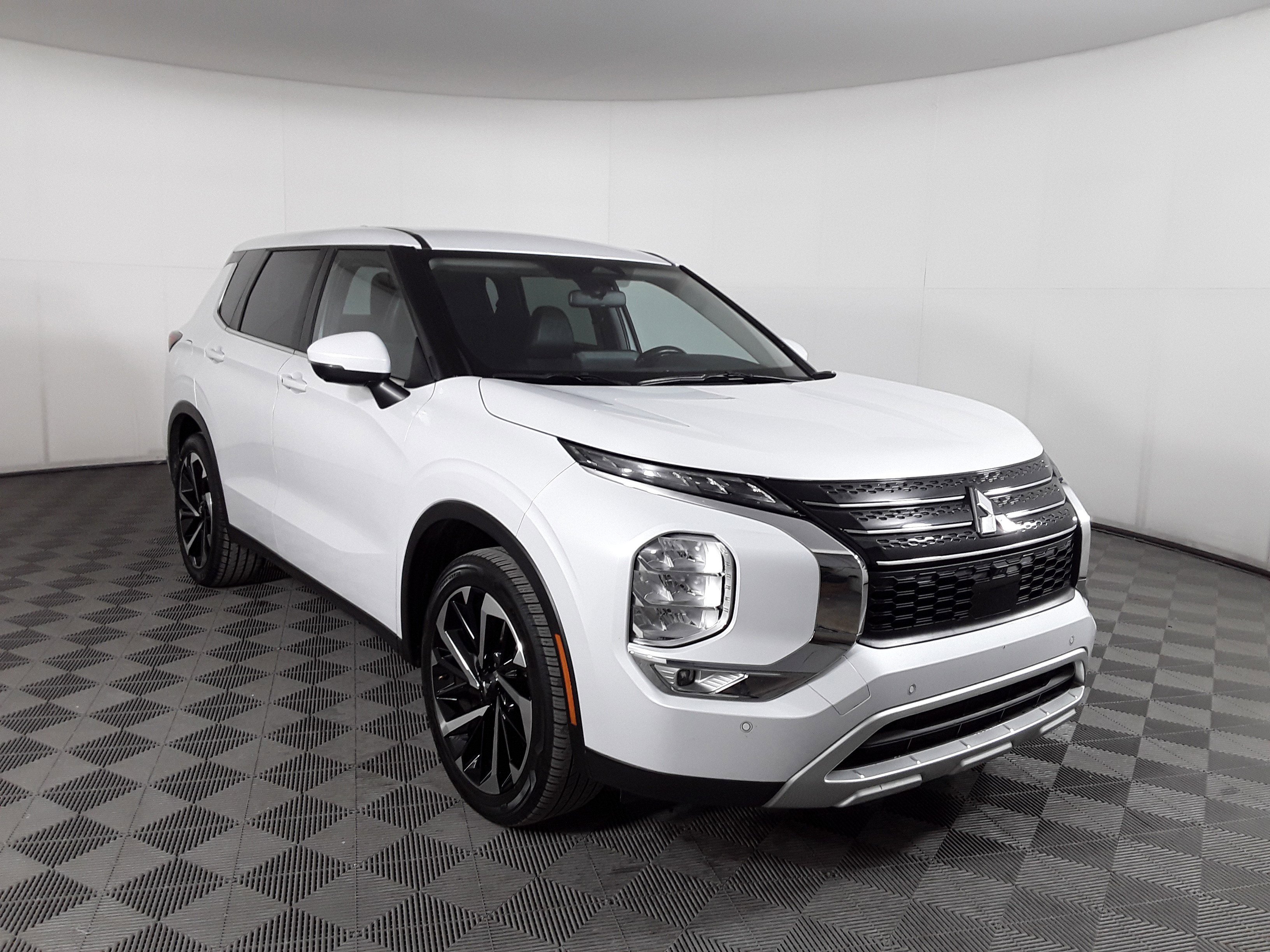 2024 Mitsubishi Outlander SE FWD