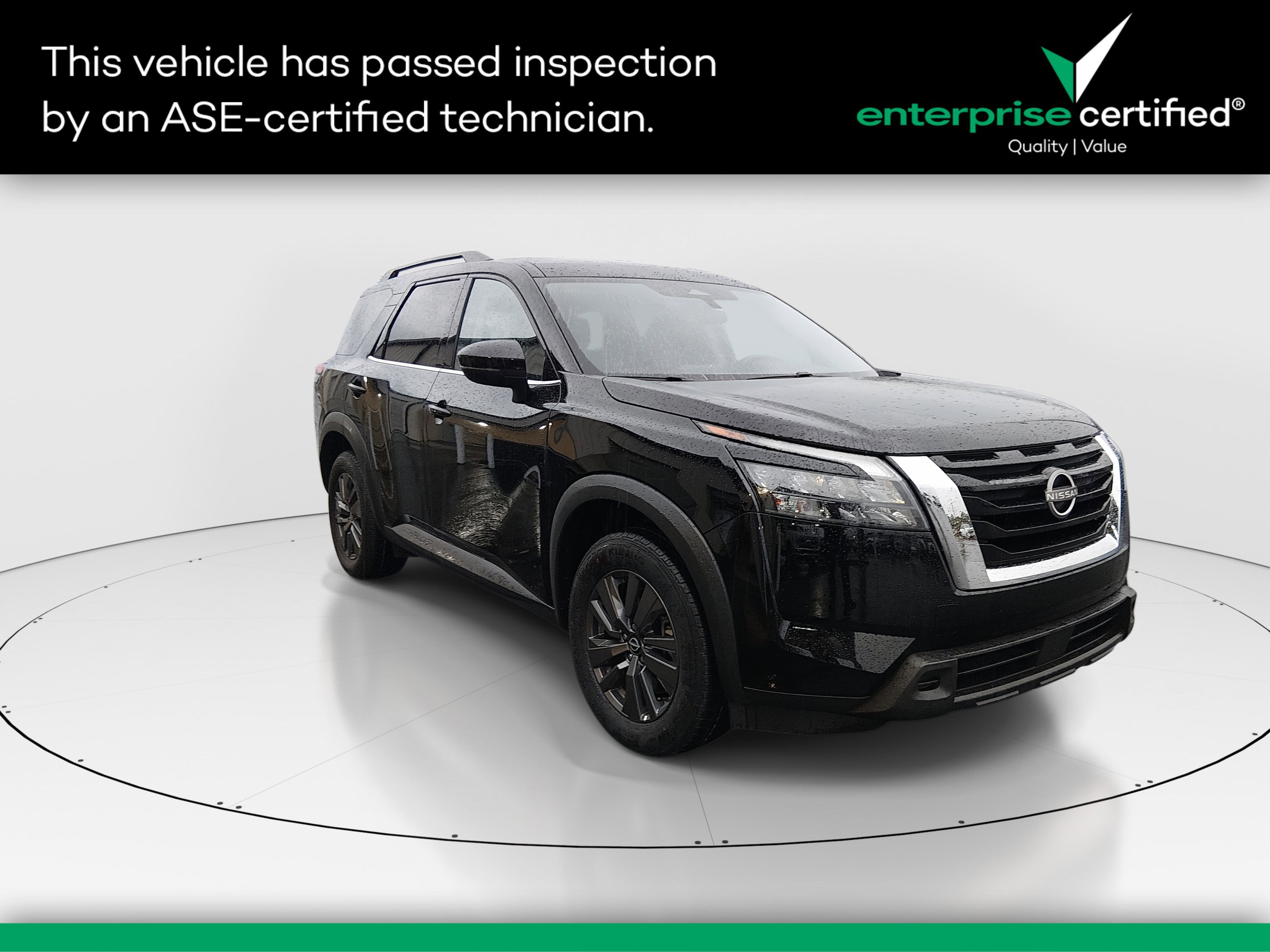 2024 Nissan Pathfinder SV's photo