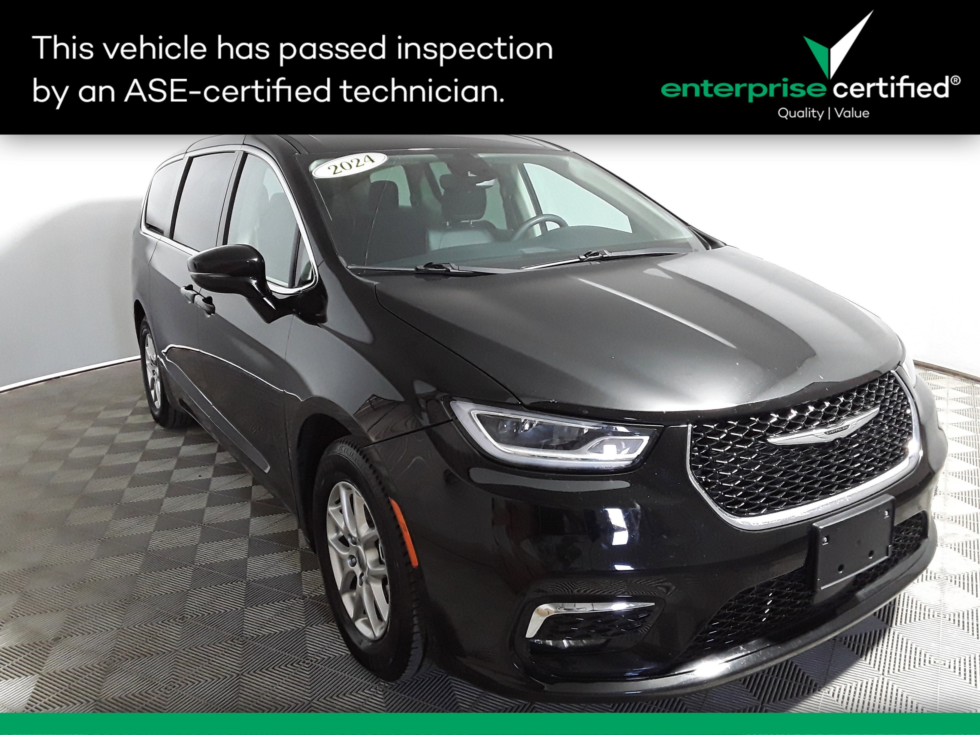 Used 2024 Chrysler Pacifica Touring L FWD