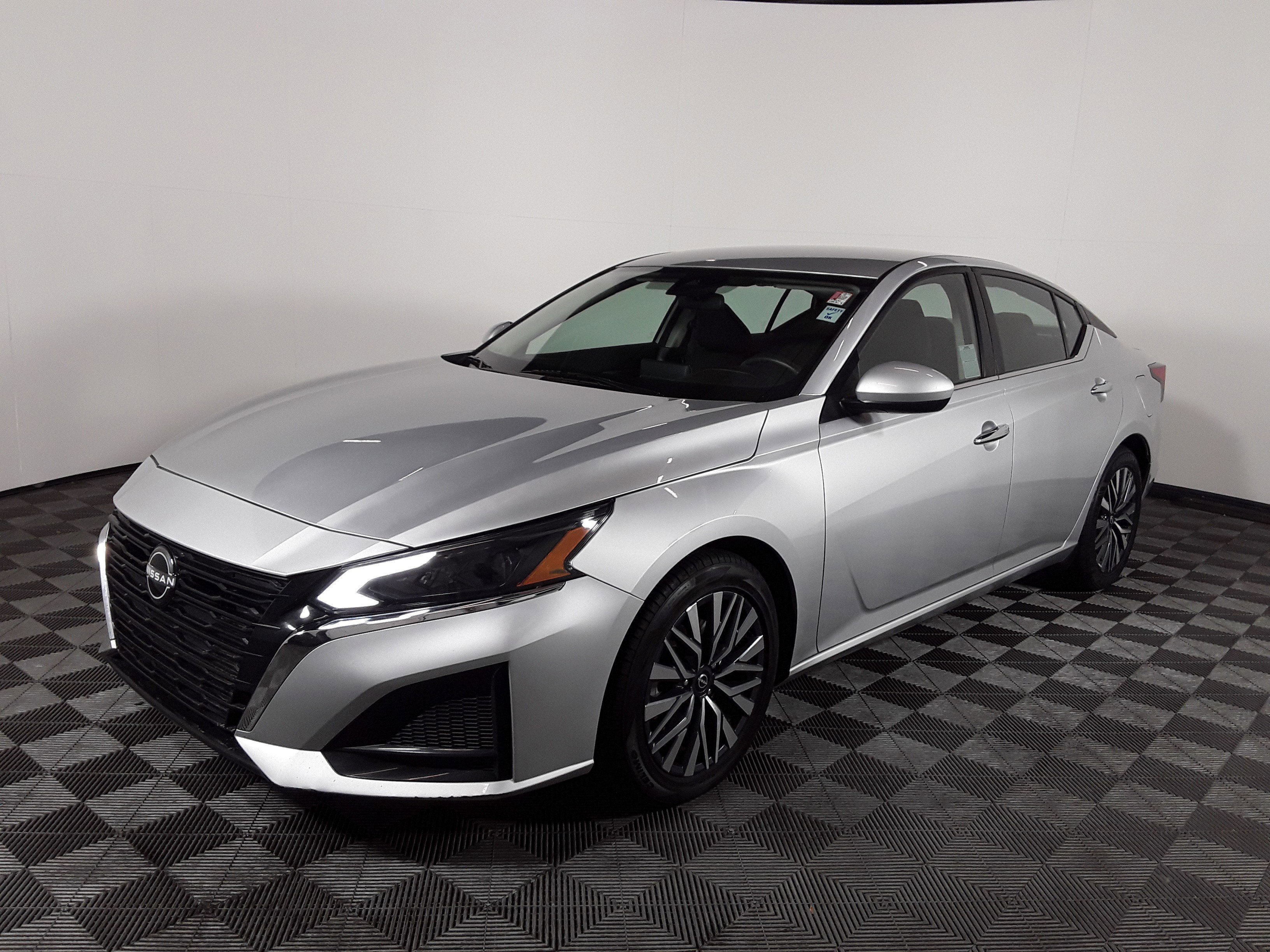 2023 Nissan Altima 2.5 SV Sedan