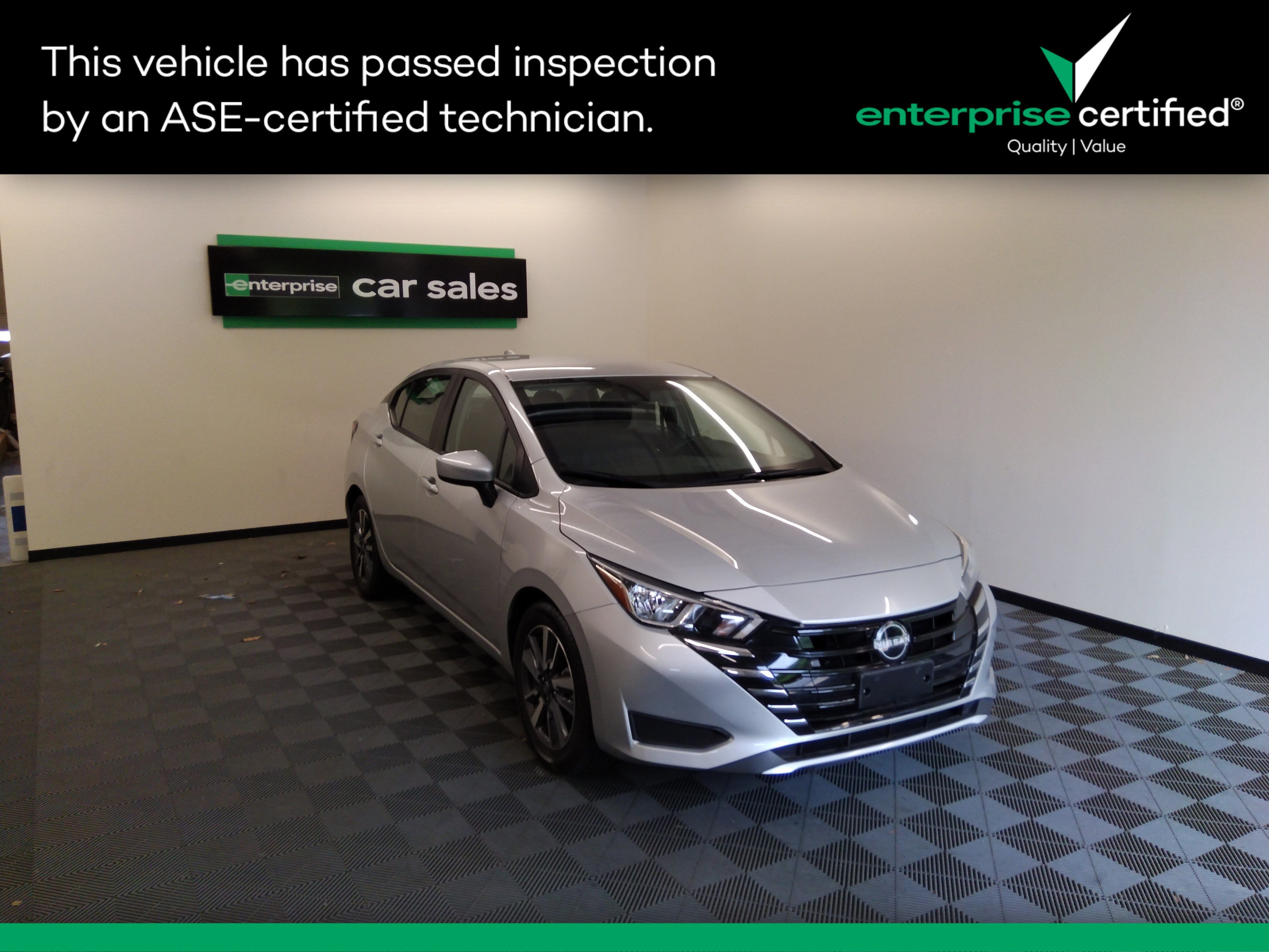 2023 Nissan Versa SV CVT