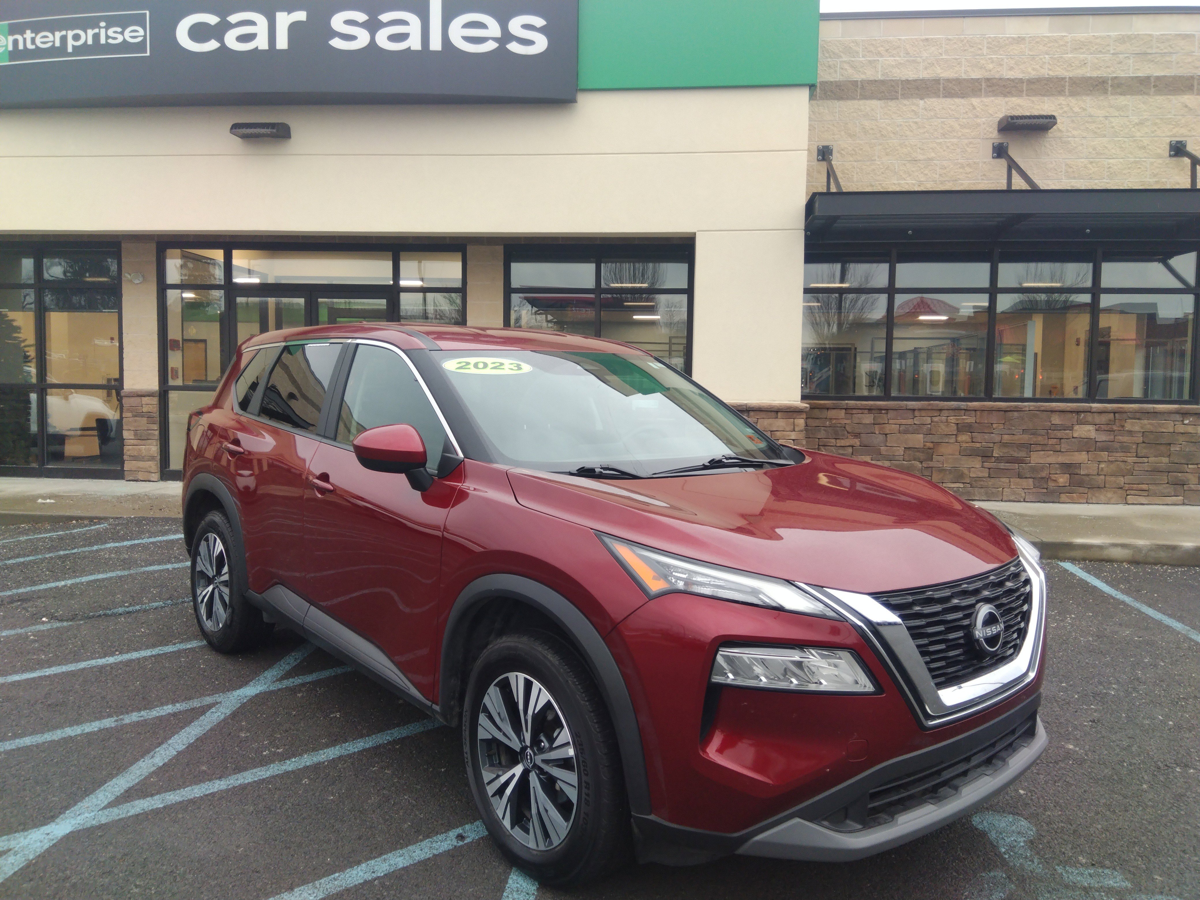 2023 Nissan Rogue SV's photo