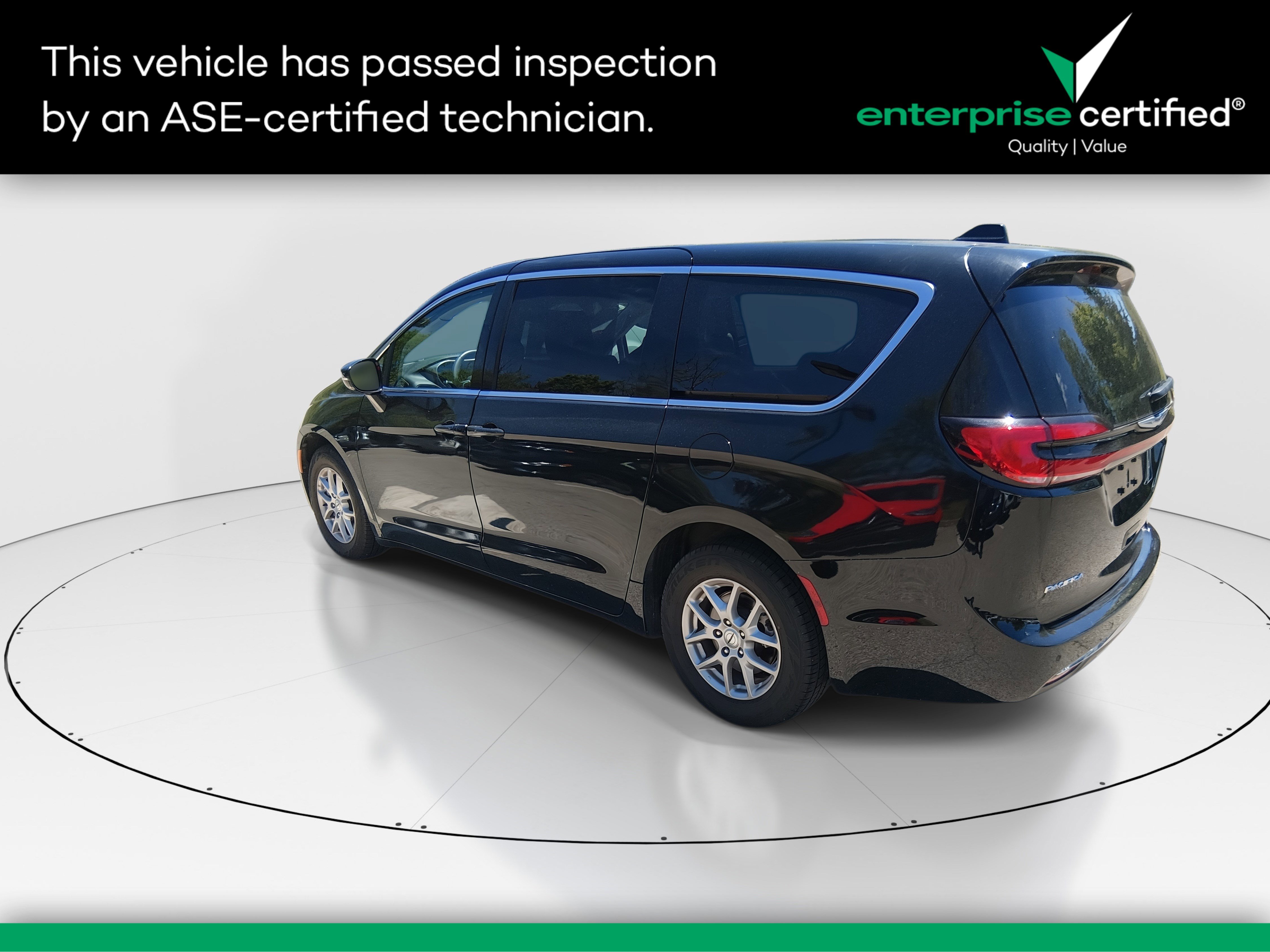 Used 2024 Chrysler Pacifica Touring L FWD