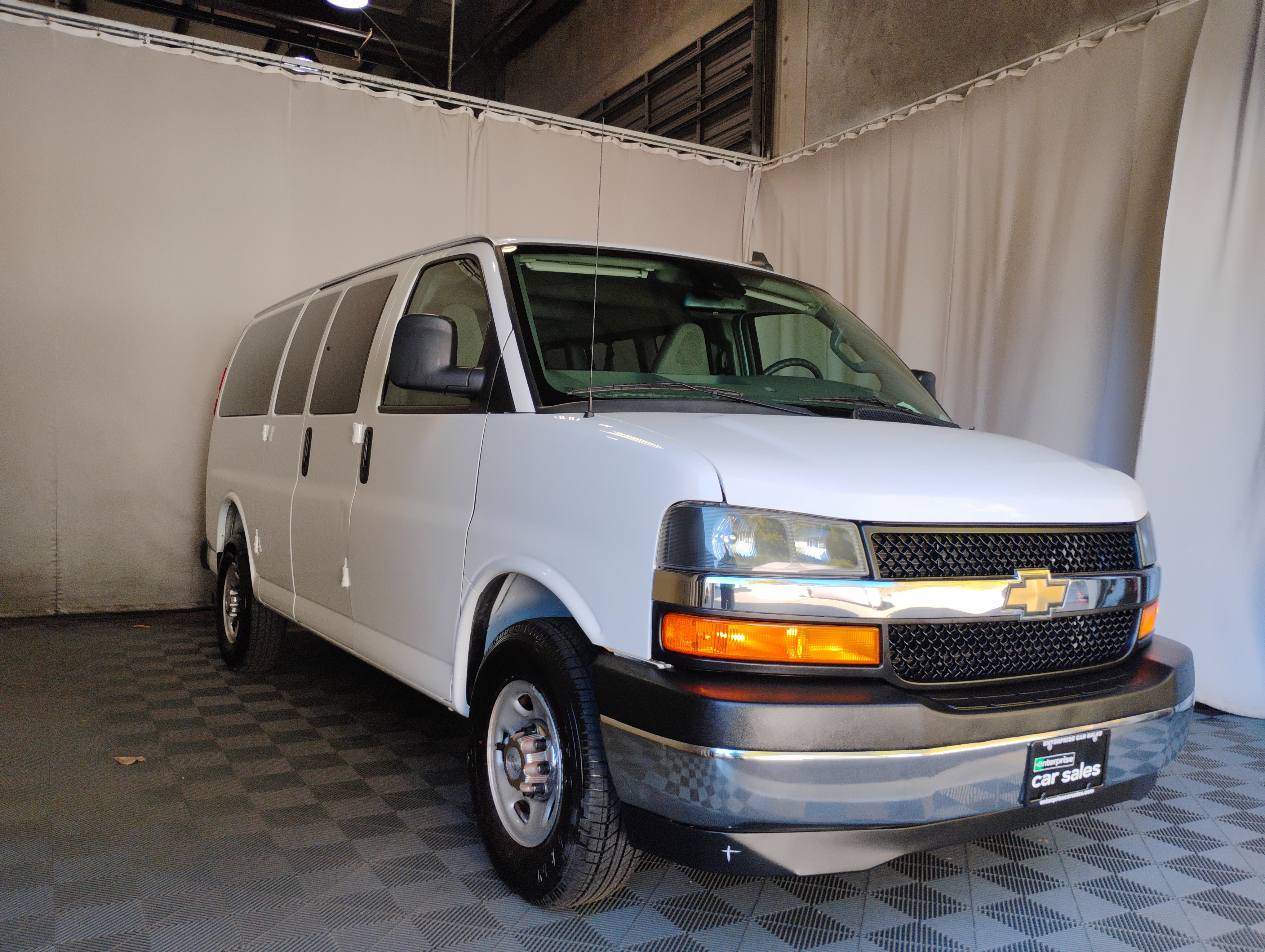 Used 2020 Chevrolet Express Passenger RWD 2500 135" LT