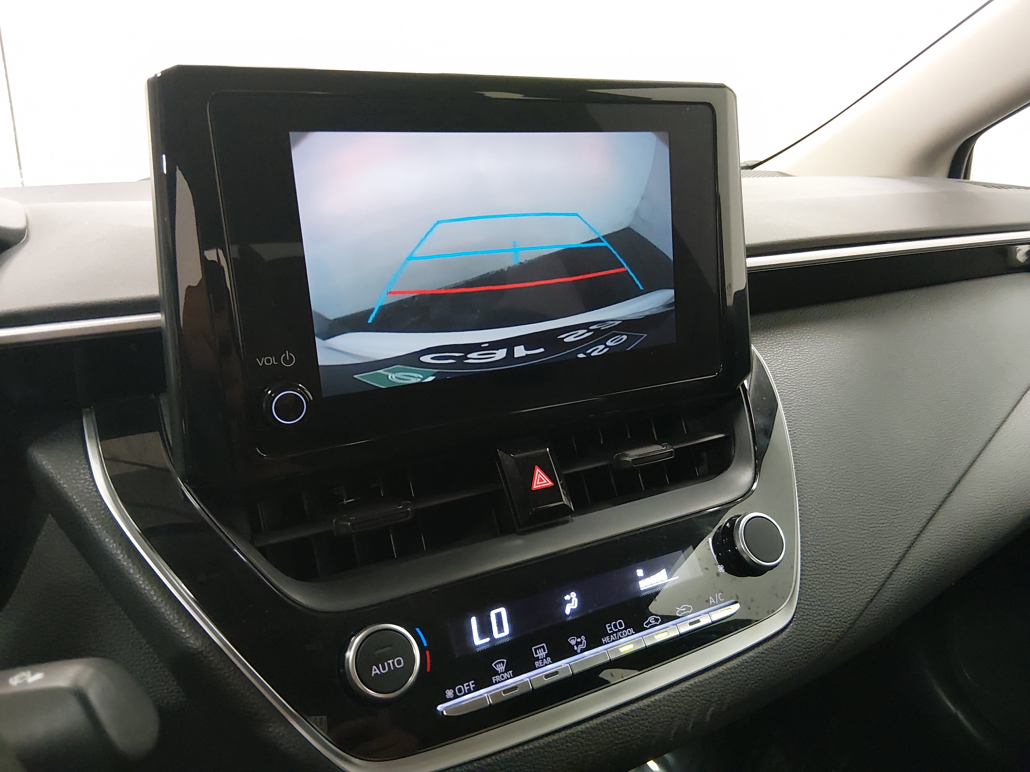 2024 Toyota Corolla LE - Photo 16